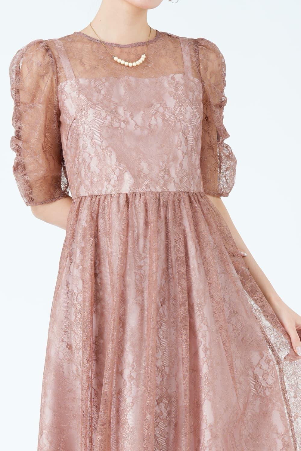 繊細ラメレースピンクドレス