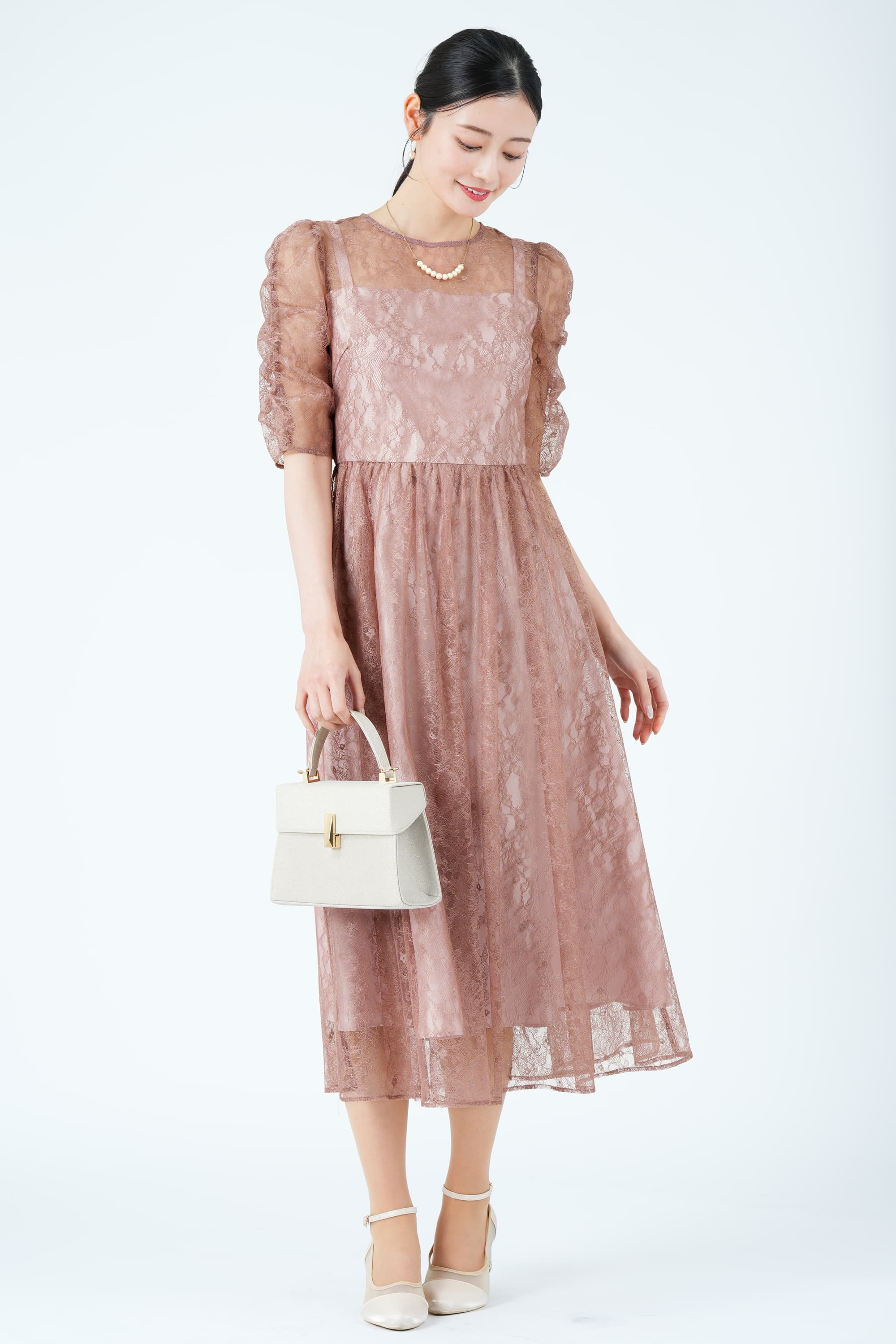 繊細ラメレースピンクドレス