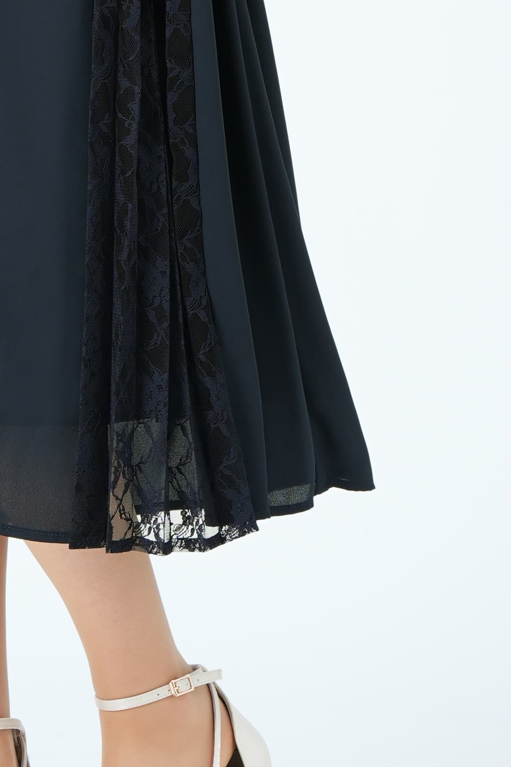 フロントレース縦ラインスタンドカラーネイビードレス