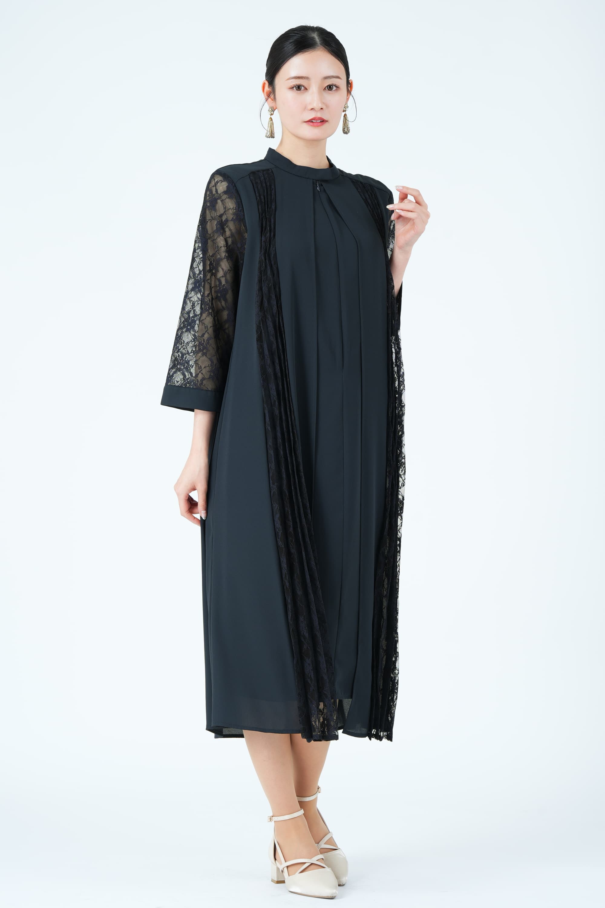 Jolie et Jolie フロントレース縦ラインスタンドカラーネイビードレス