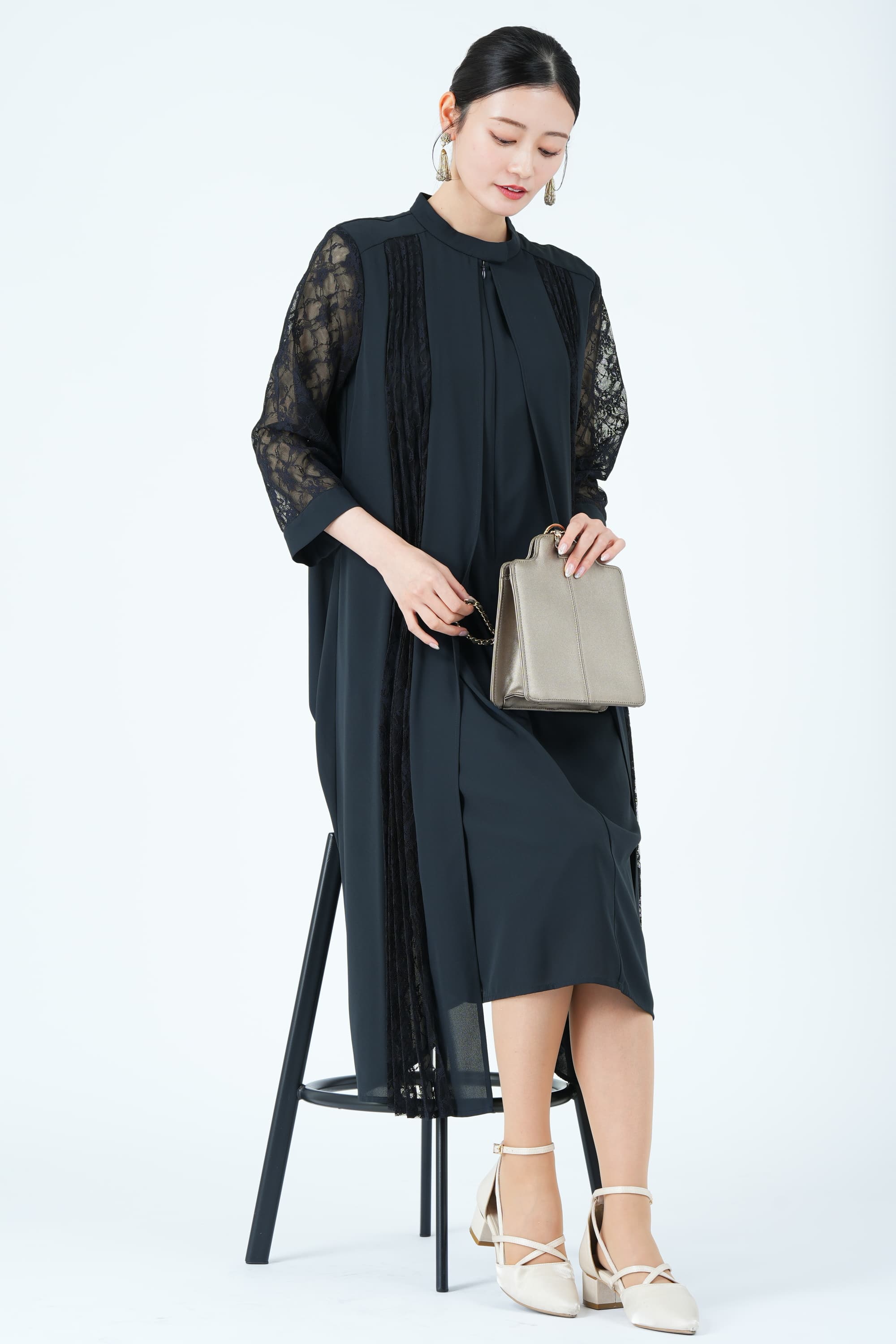 フロントレース縦ラインスタンドカラーネイビードレス