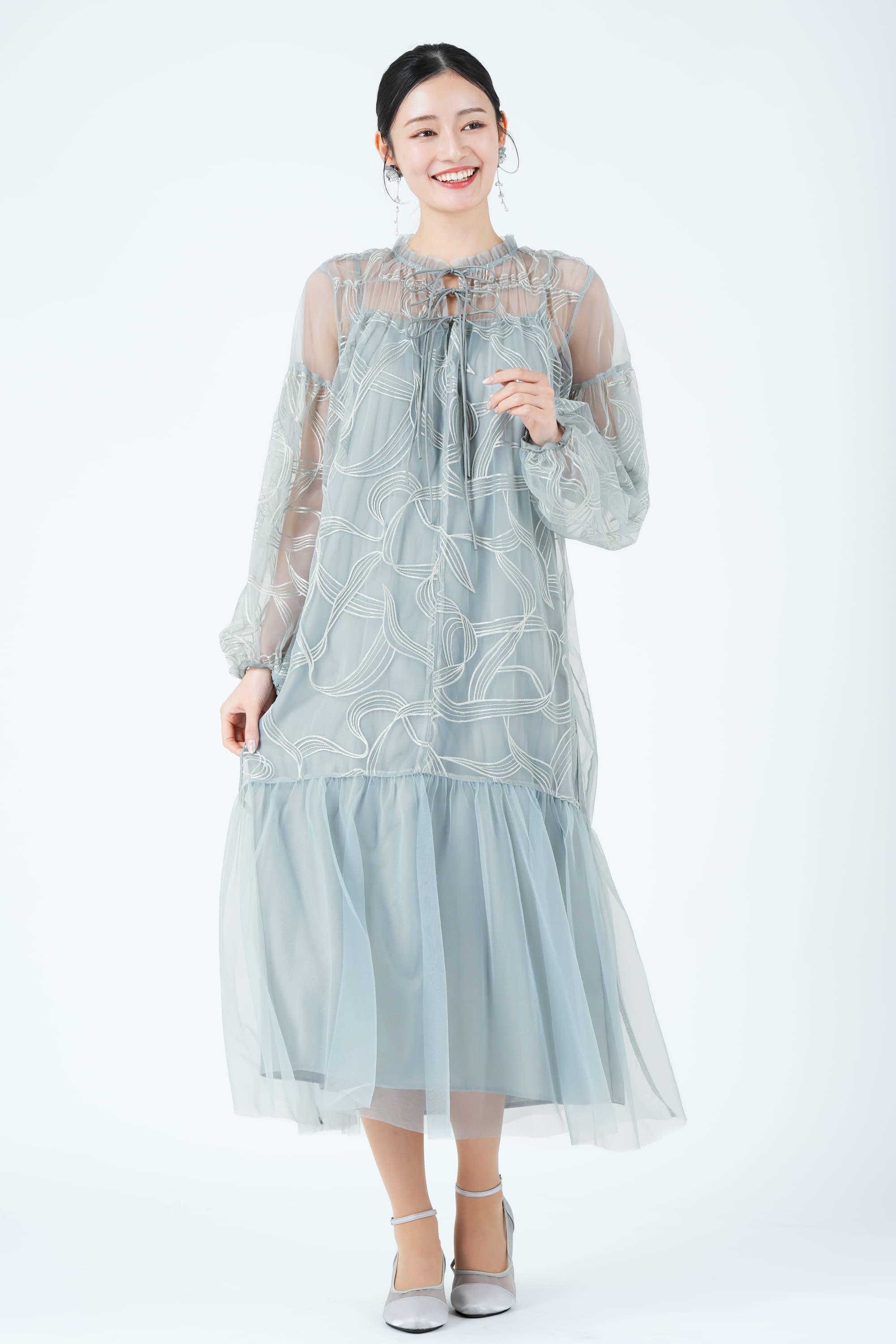 Dorry Doll フロートライン刺繍ブルードレス (L) をレンタル - 結婚式