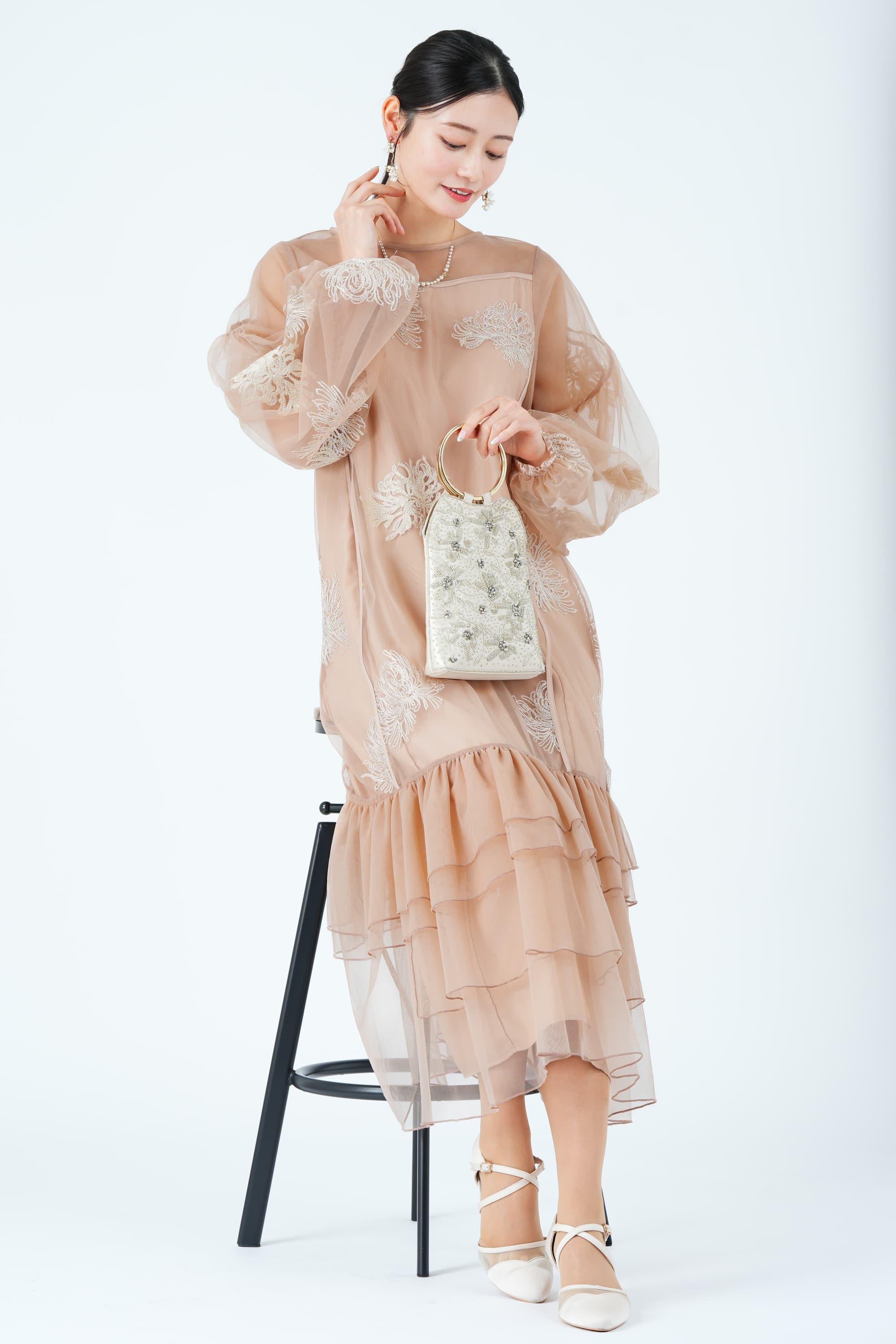 花刺繍バルーンスリーブオレンジドレス