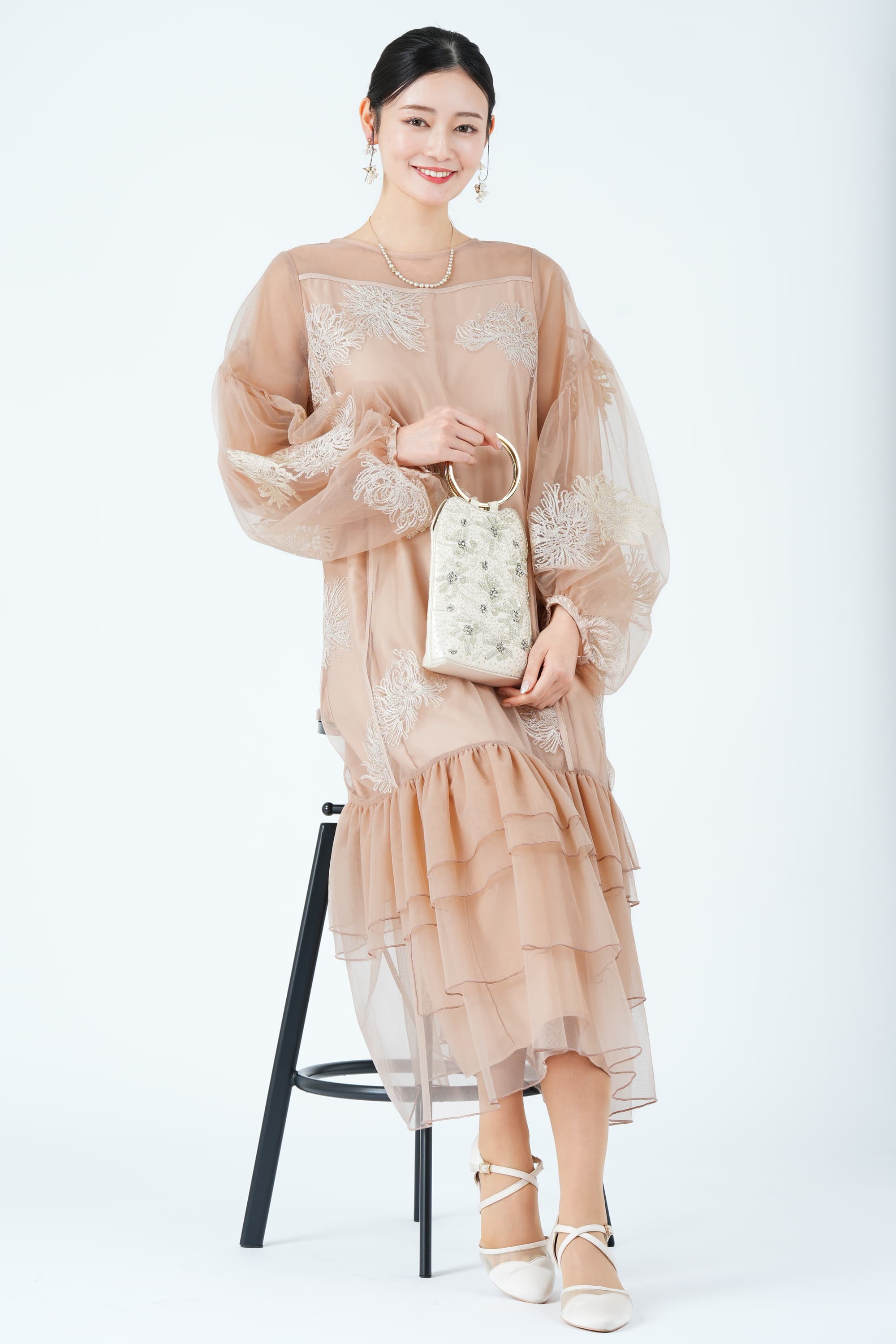 花刺繍バルーンスリーブオレンジドレス