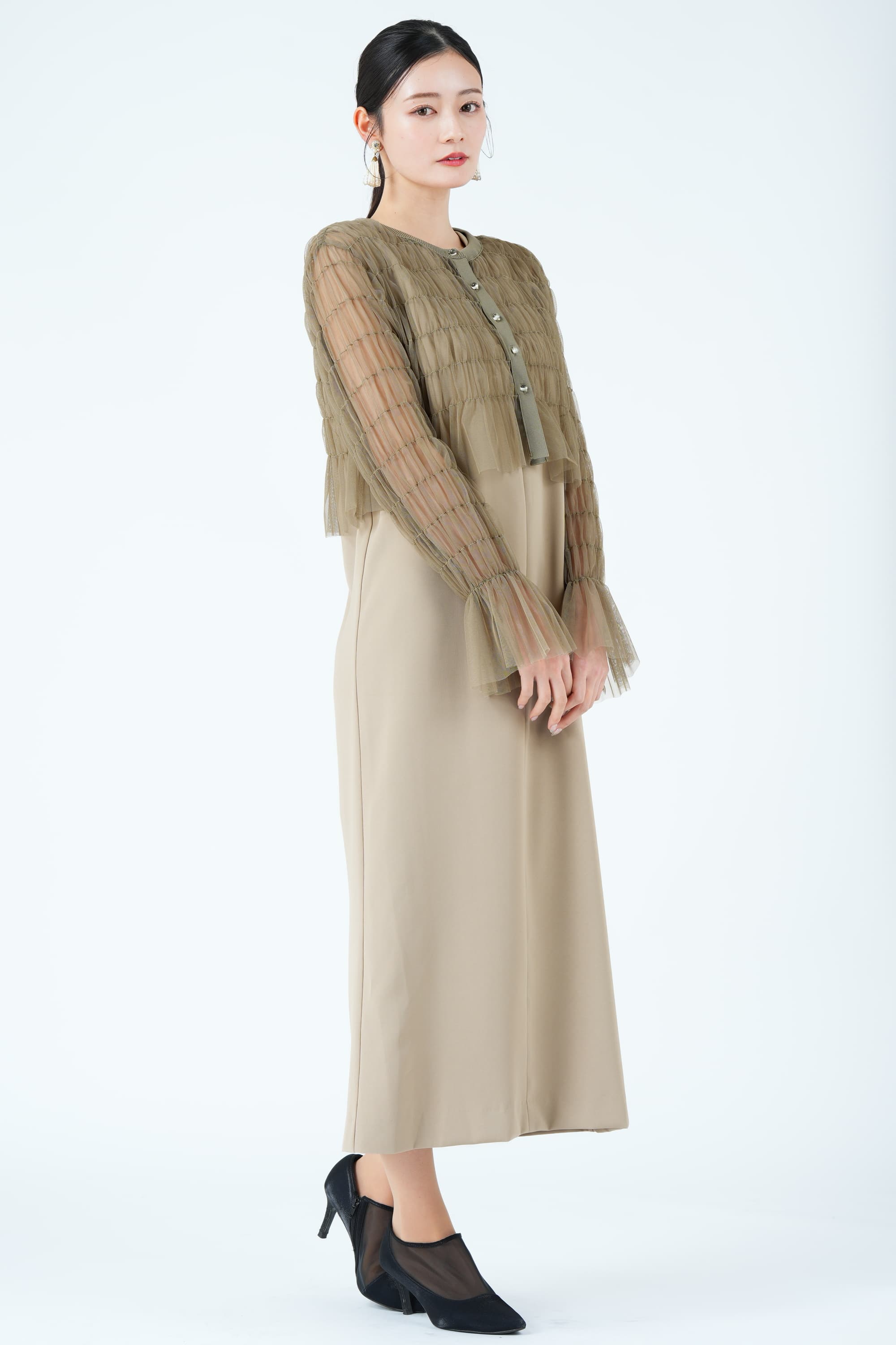 シャーリングチュールブラウス付きベージュドレス