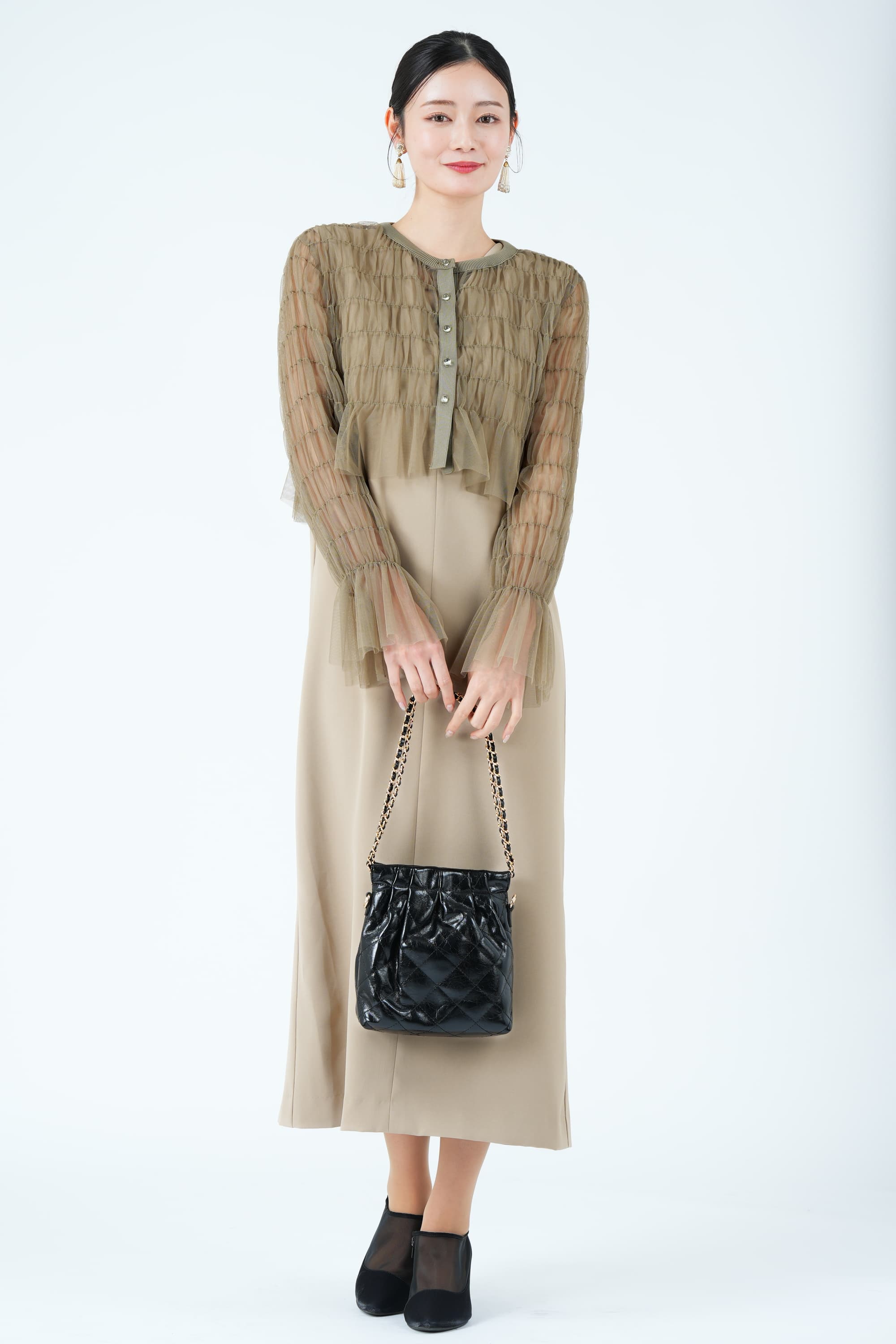 シャーリングチュールブラウス付きベージュドレス