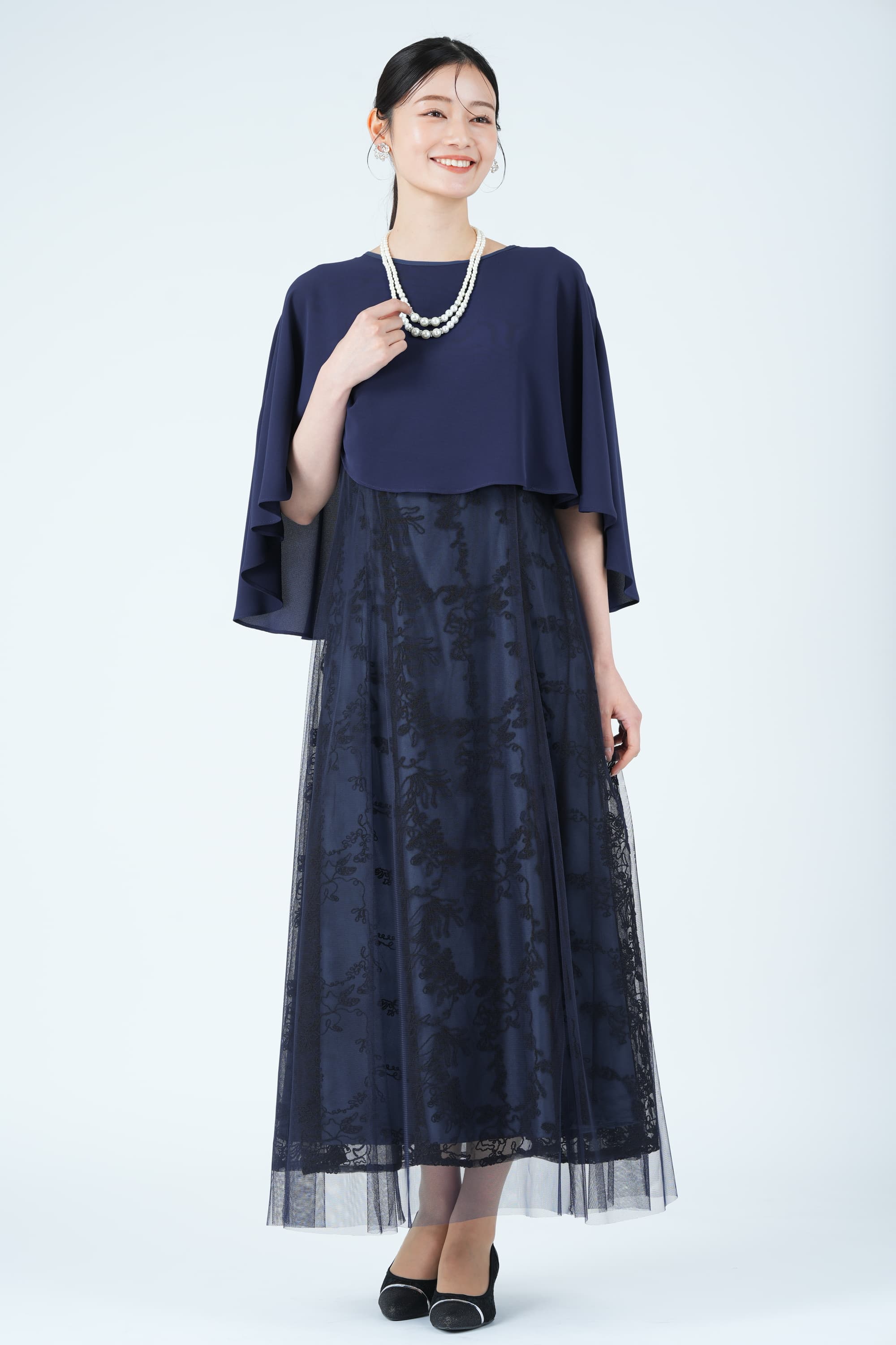 シフォンケープ&times;コード刺繍ネイビードレス