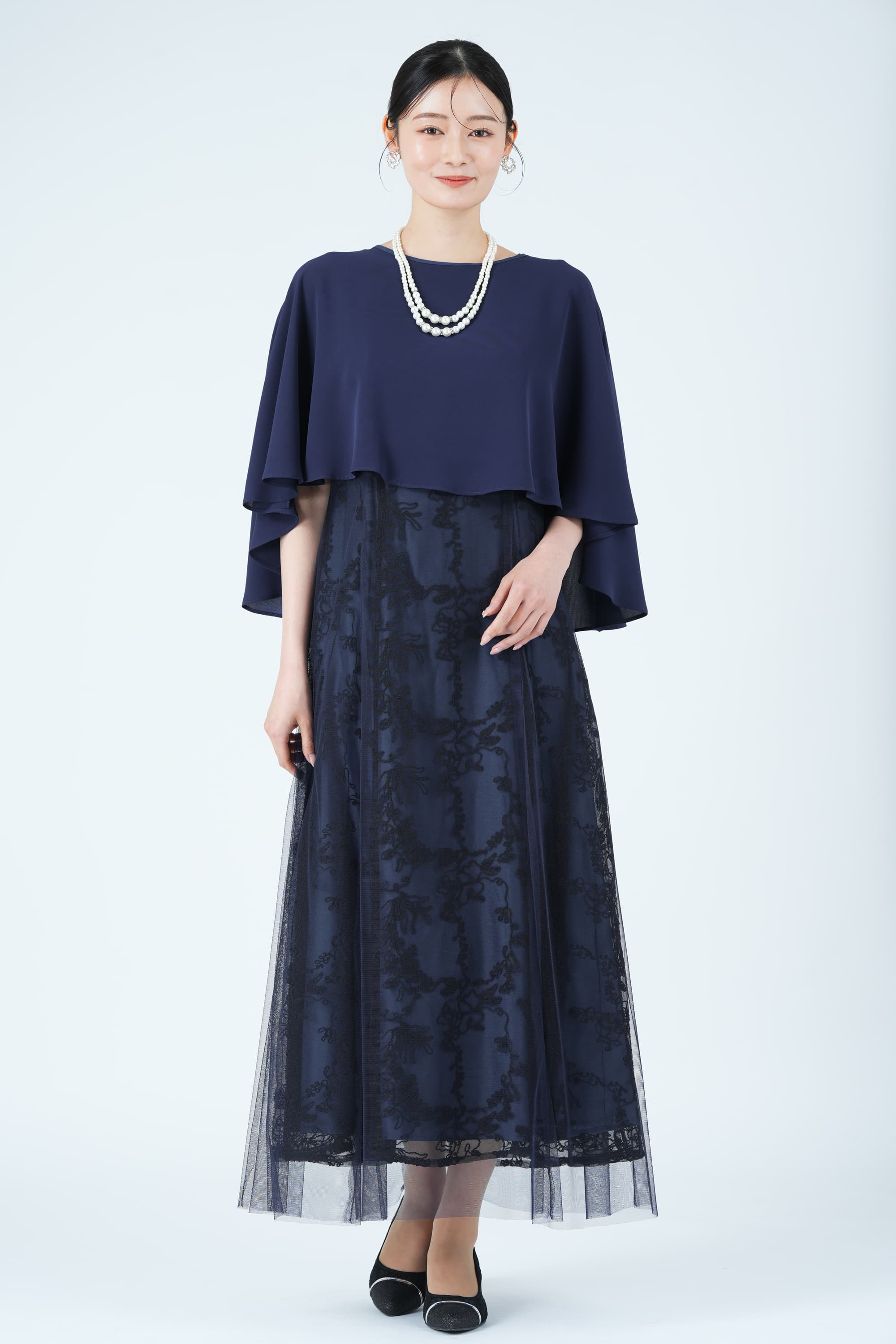 シフォンケープ&times;コード刺繍ネイビードレス