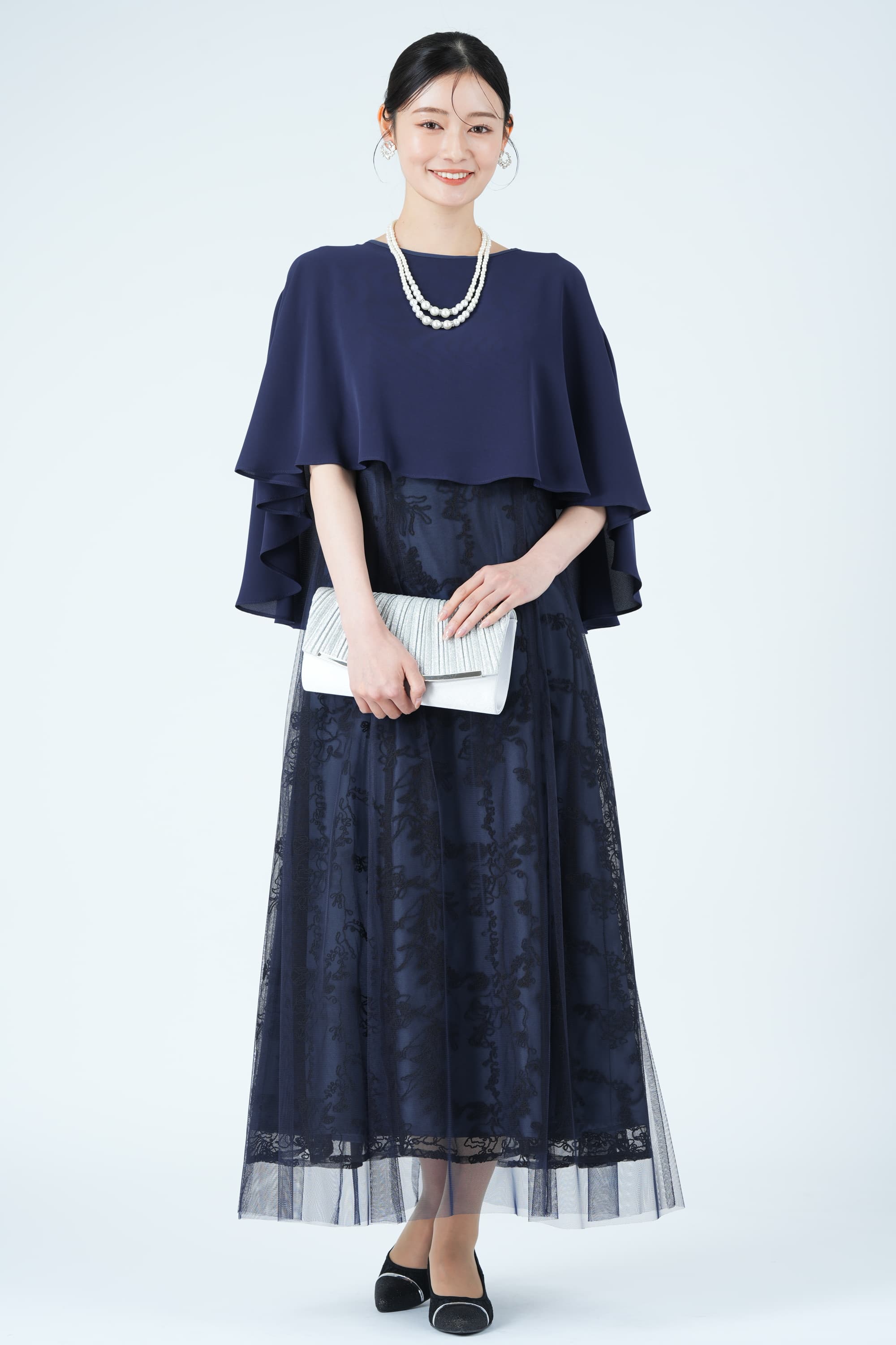 シフォンケープ&times;コード刺繍ネイビードレス