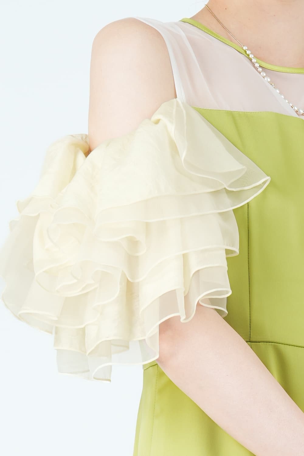 ボリュームラッフルスリーブオリーブドレス