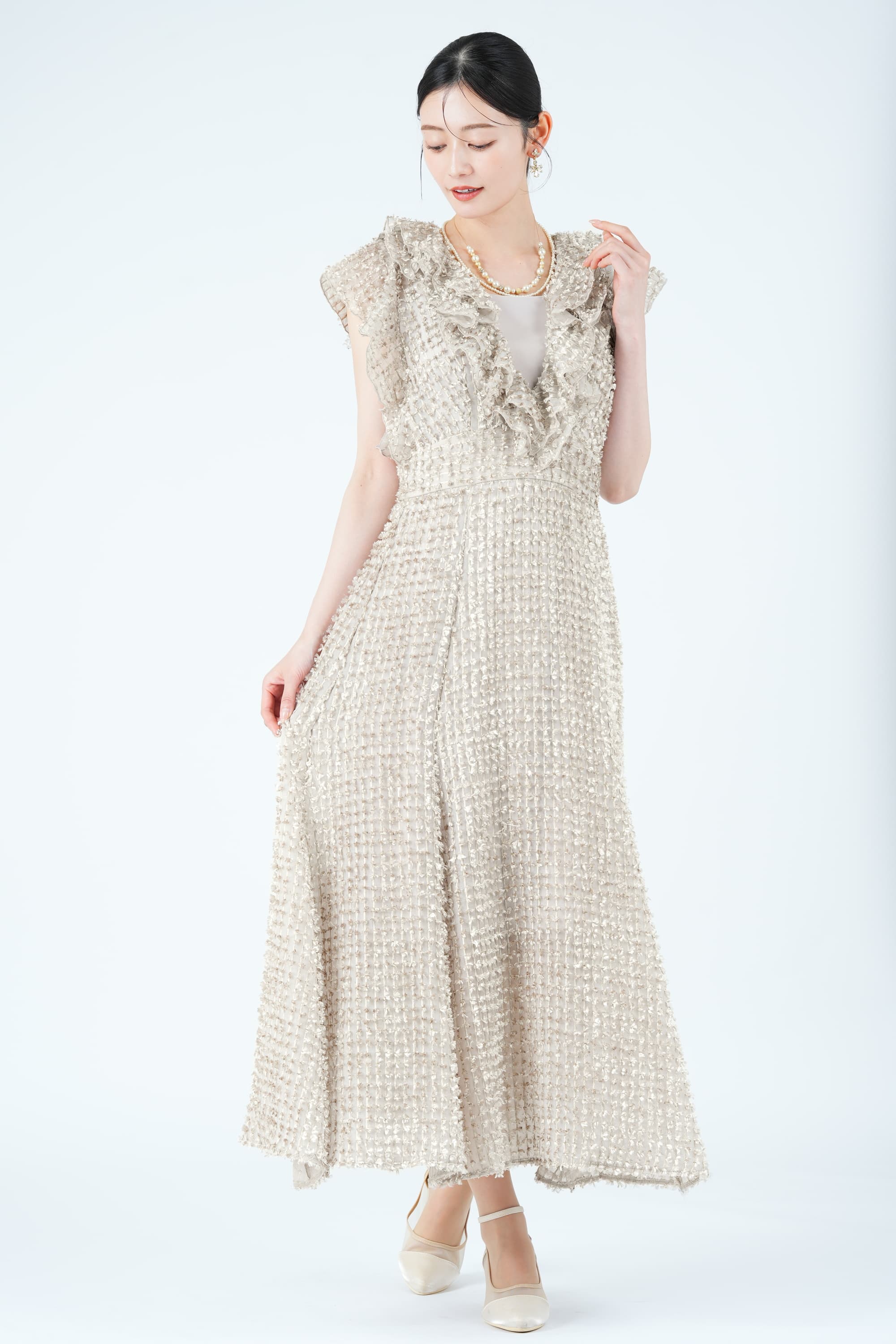 起毛フリンジフリルグレージュドレス