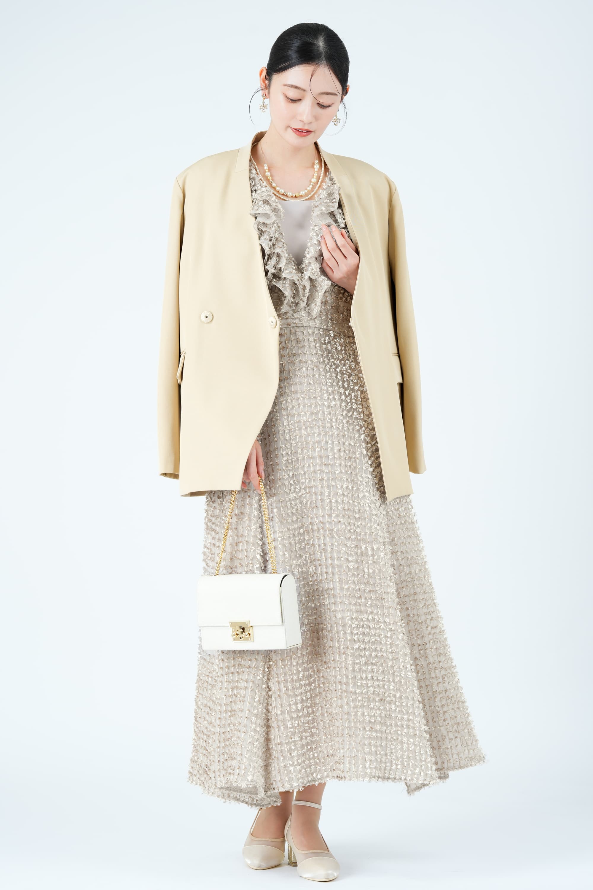 起毛フリンジフリルグレージュドレス