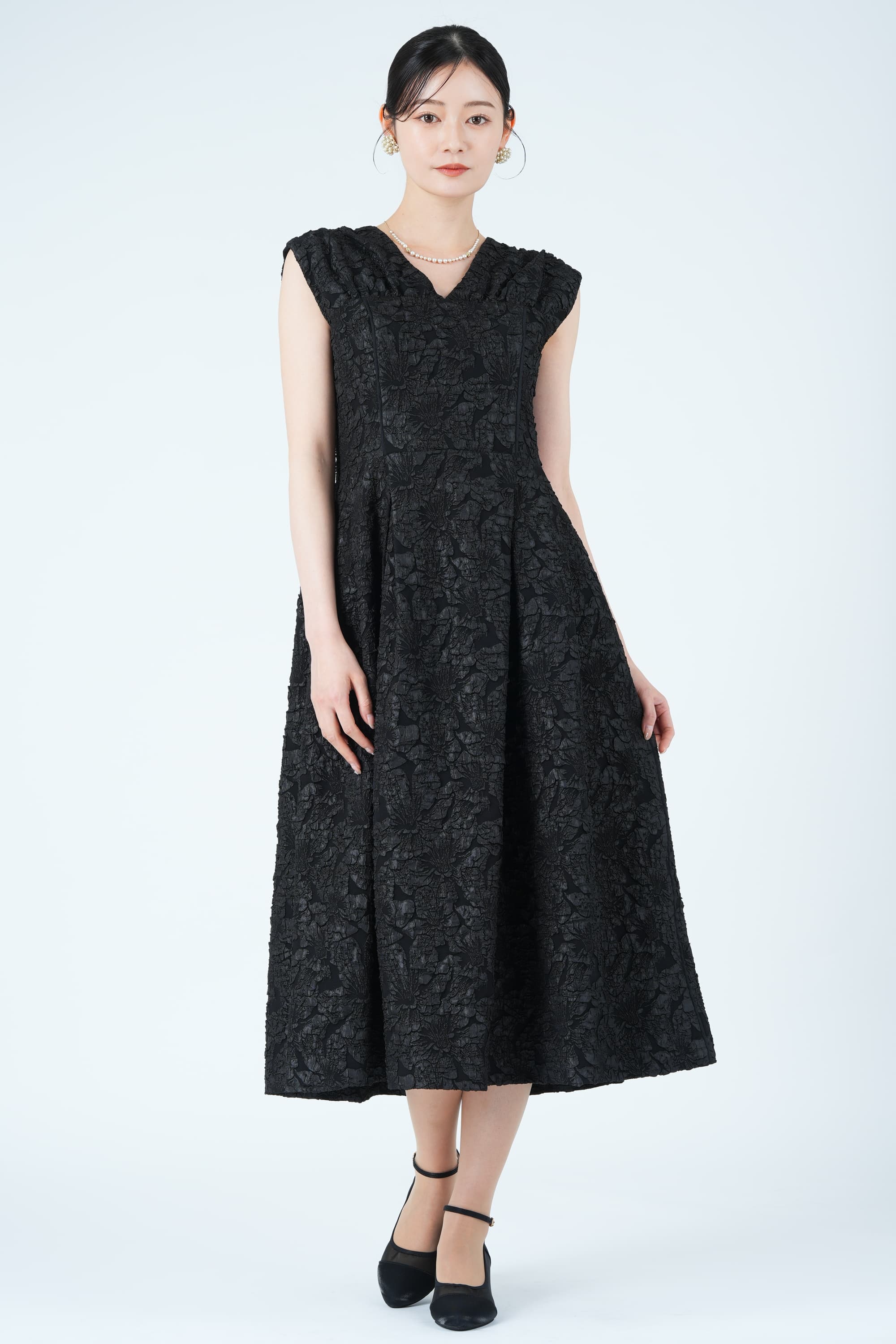 UNITED ARROWS フラワー柄ふくれジャガードブラックドレス (M) を
