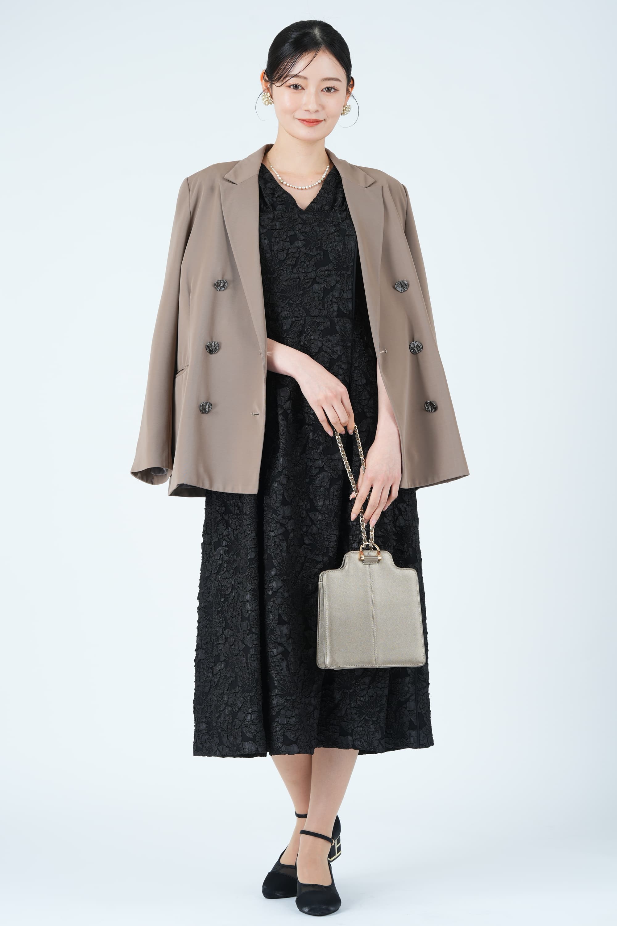 フラワー柄ふくれジャガードブラックドレス