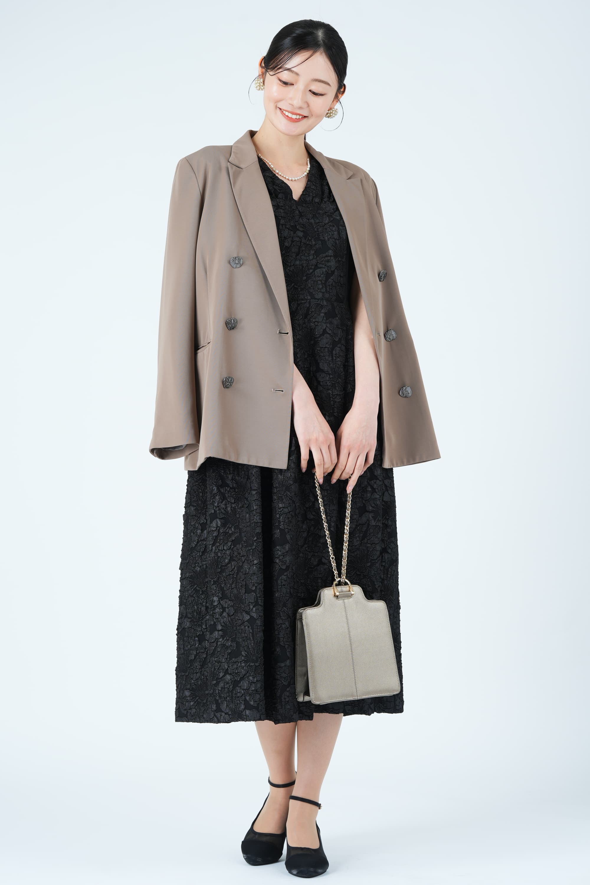 フラワー柄ふくれジャガードブラックドレス