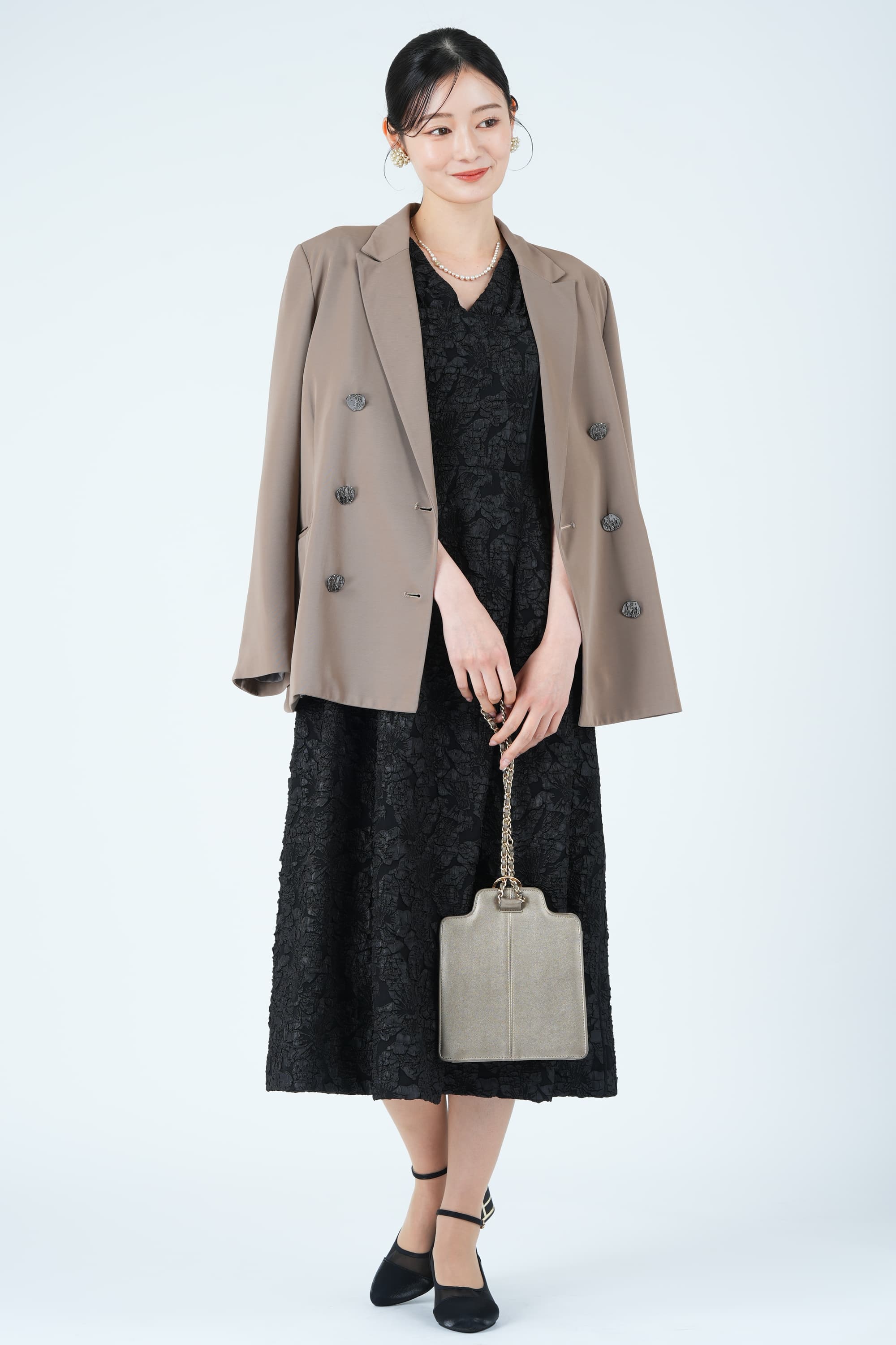 フラワー柄ふくれジャガードブラックドレス