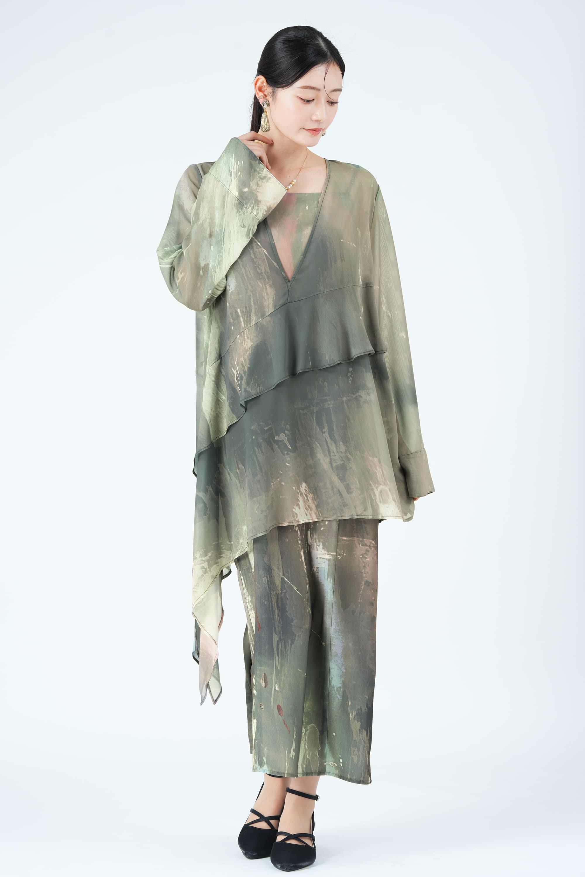 ペイントアート柄レイヤードカーキドレス