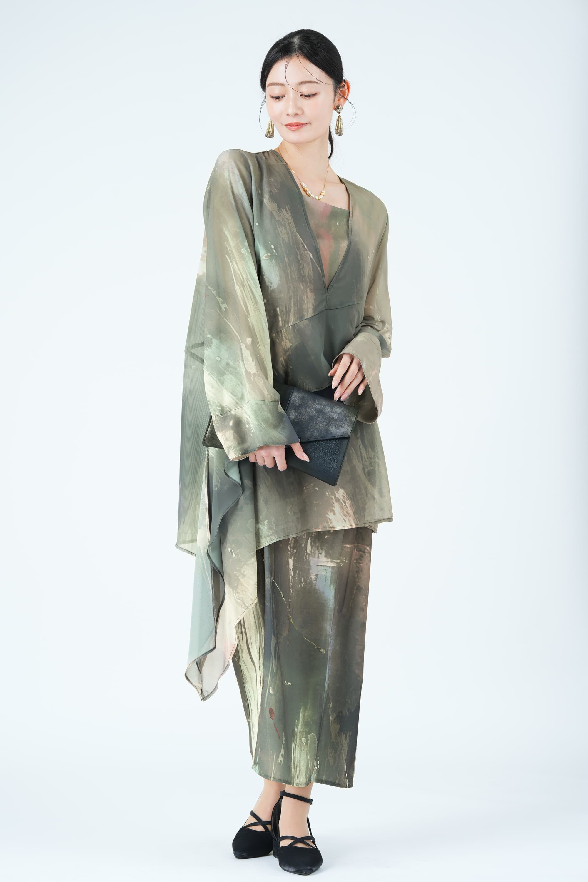 ペイントアート柄レイヤードカーキドレス