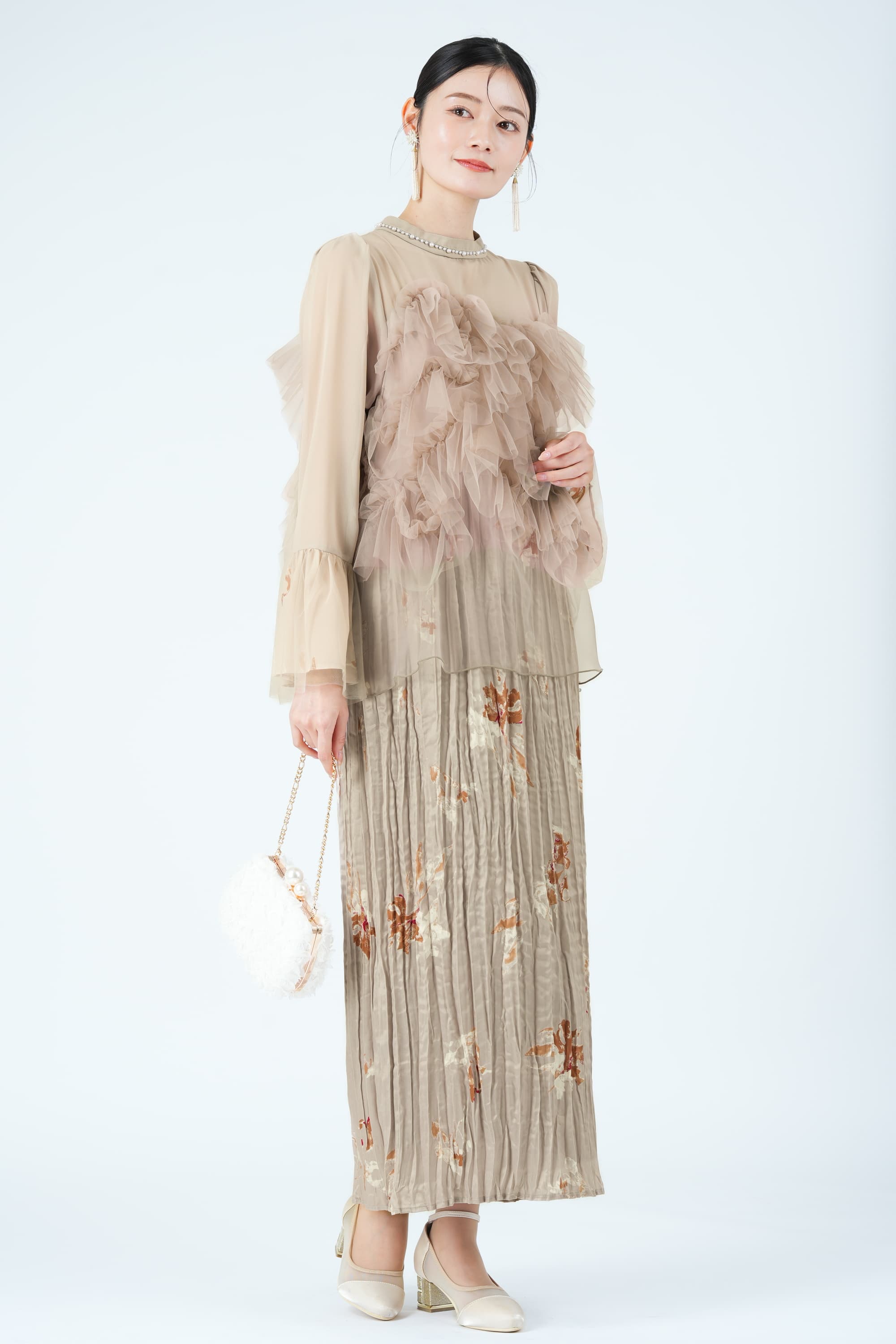 ニュアンスフラワー柄プリーツピンクベージュドレス