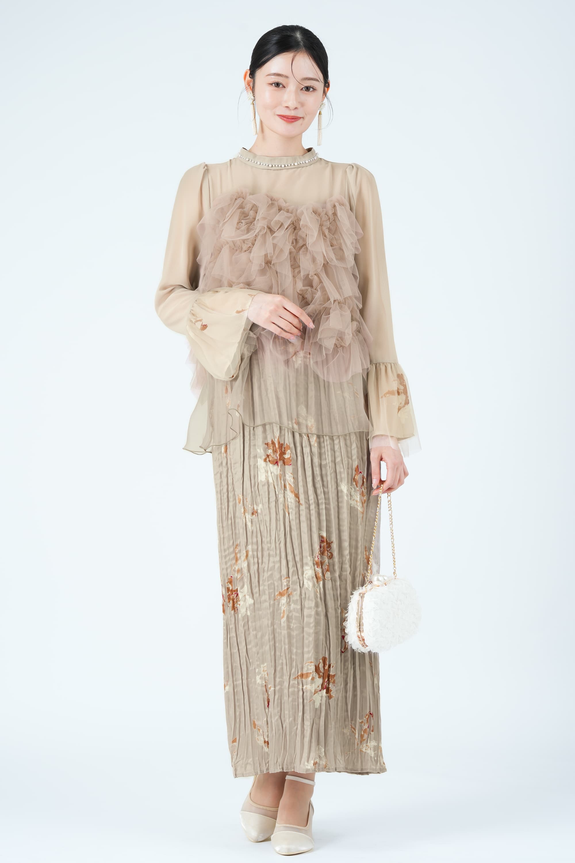 ニュアンスフラワー柄プリーツピンクベージュドレス