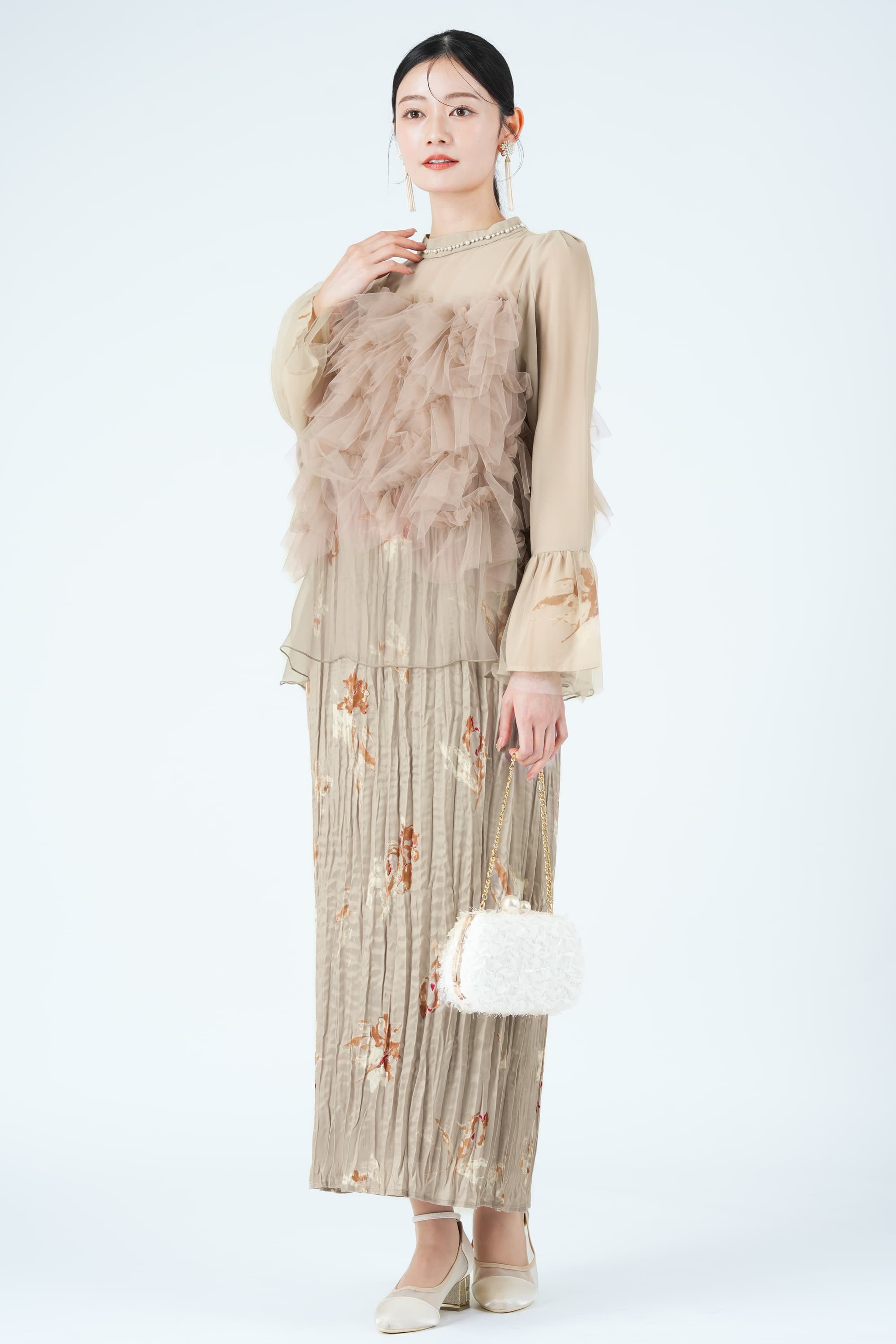 ニュアンスフラワー柄プリーツピンクベージュドレス