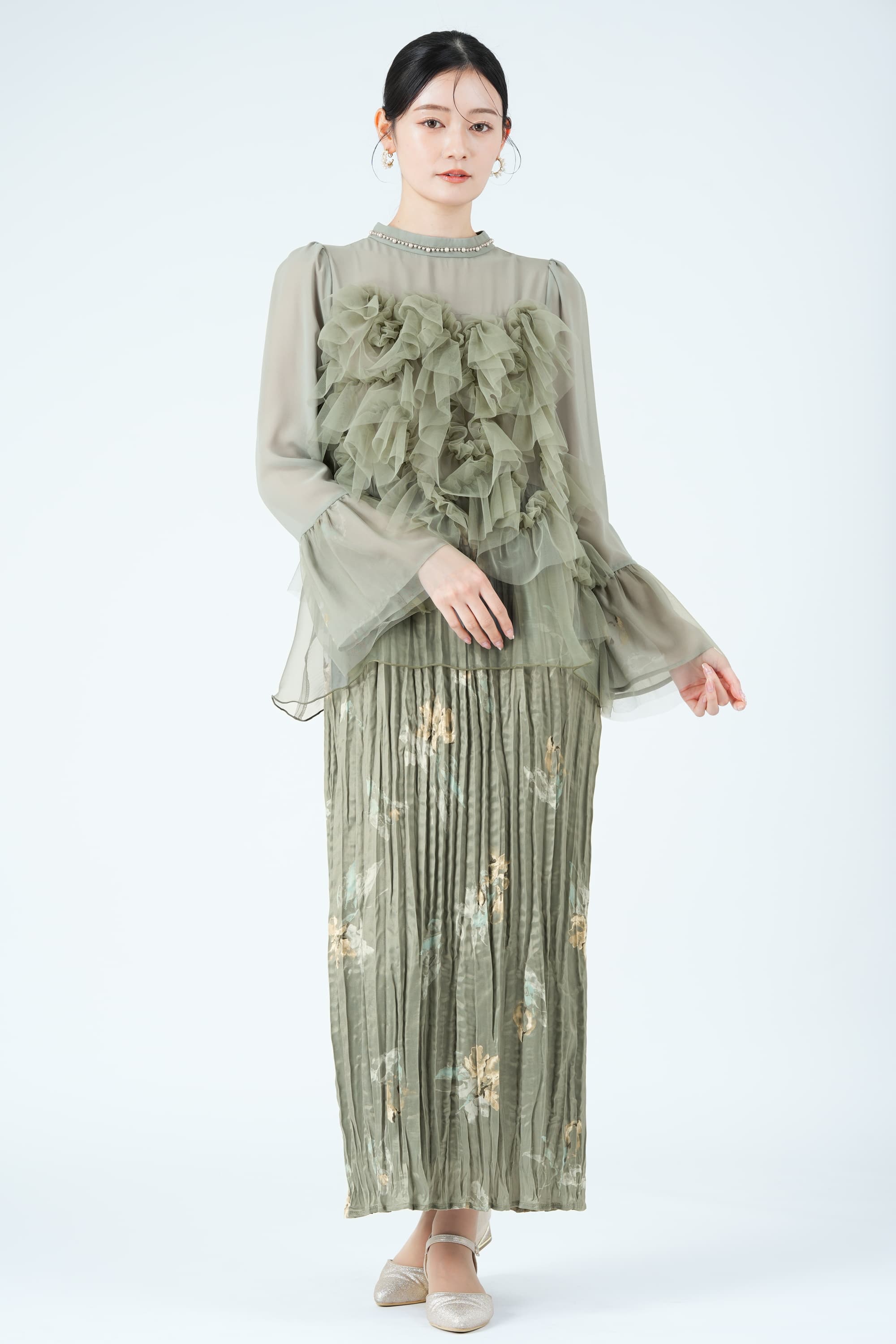 ニュアンスフラワー柄プリーツグリーンドレス