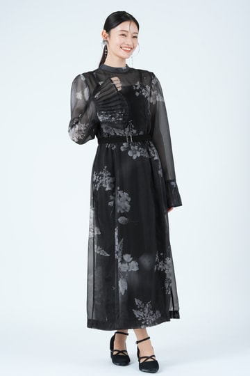 ペインティングフラワーブラックドレス