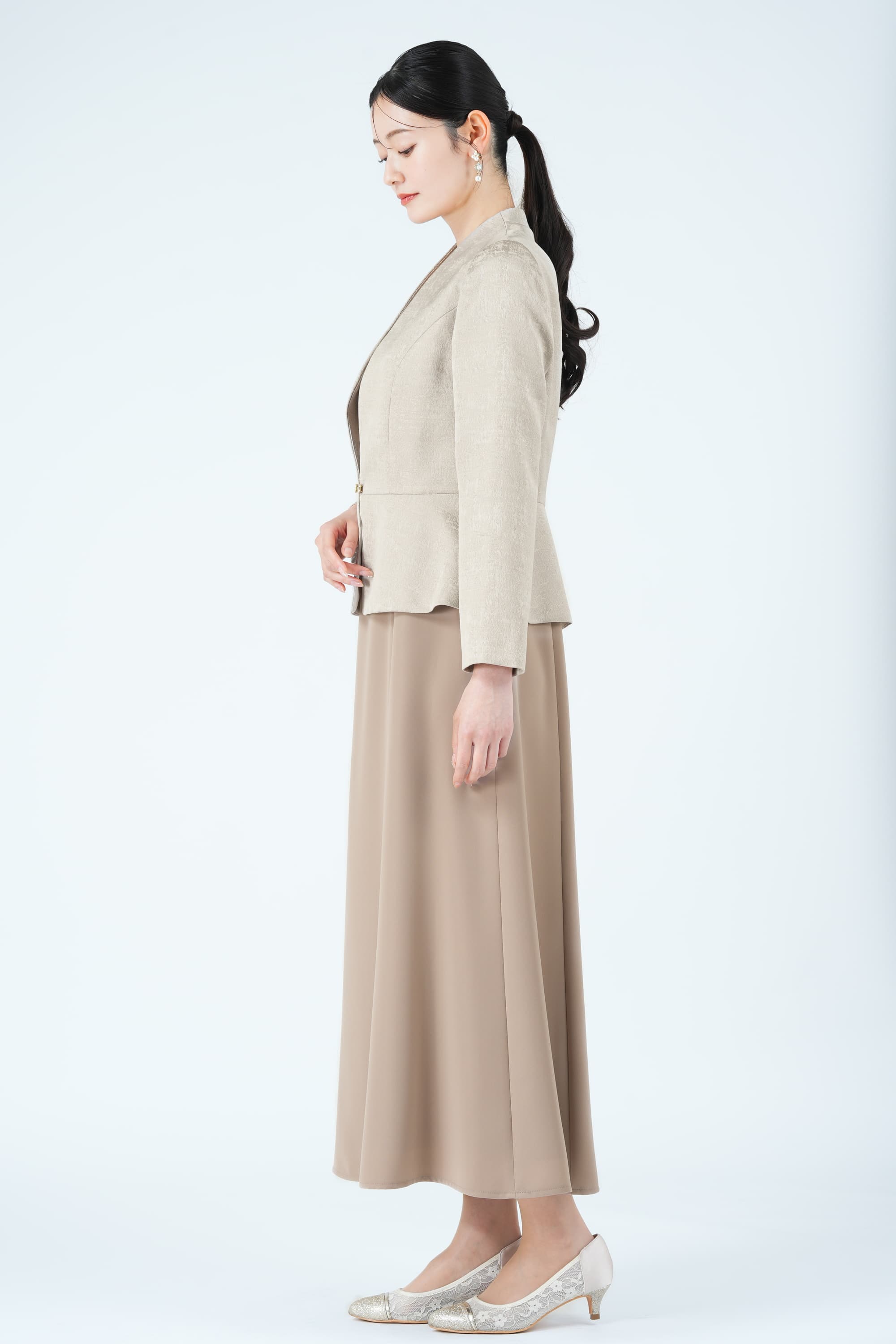 ジャガード織りジャケットドッキングベージュドレス