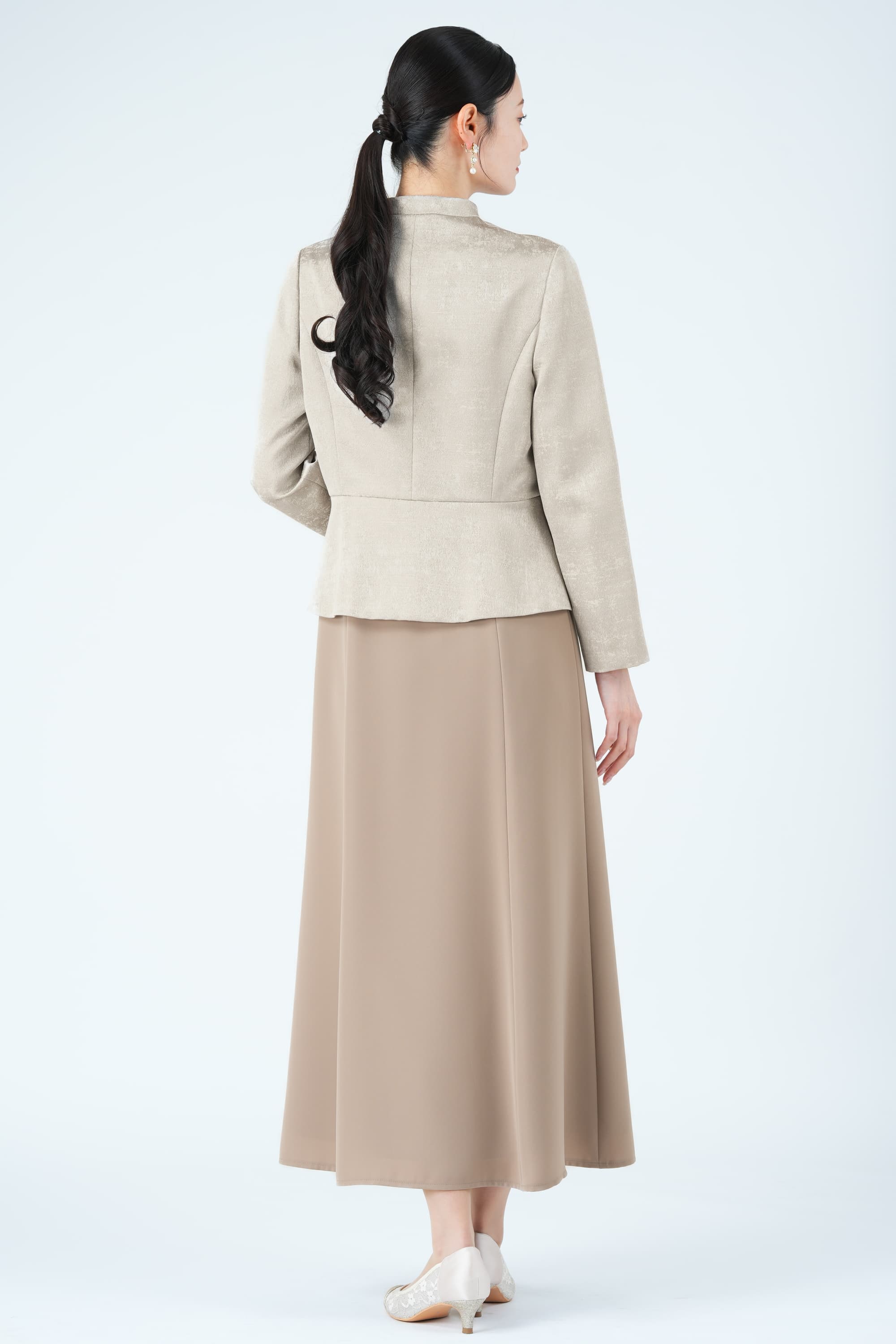 ジャガード織りジャケットドッキングベージュドレス