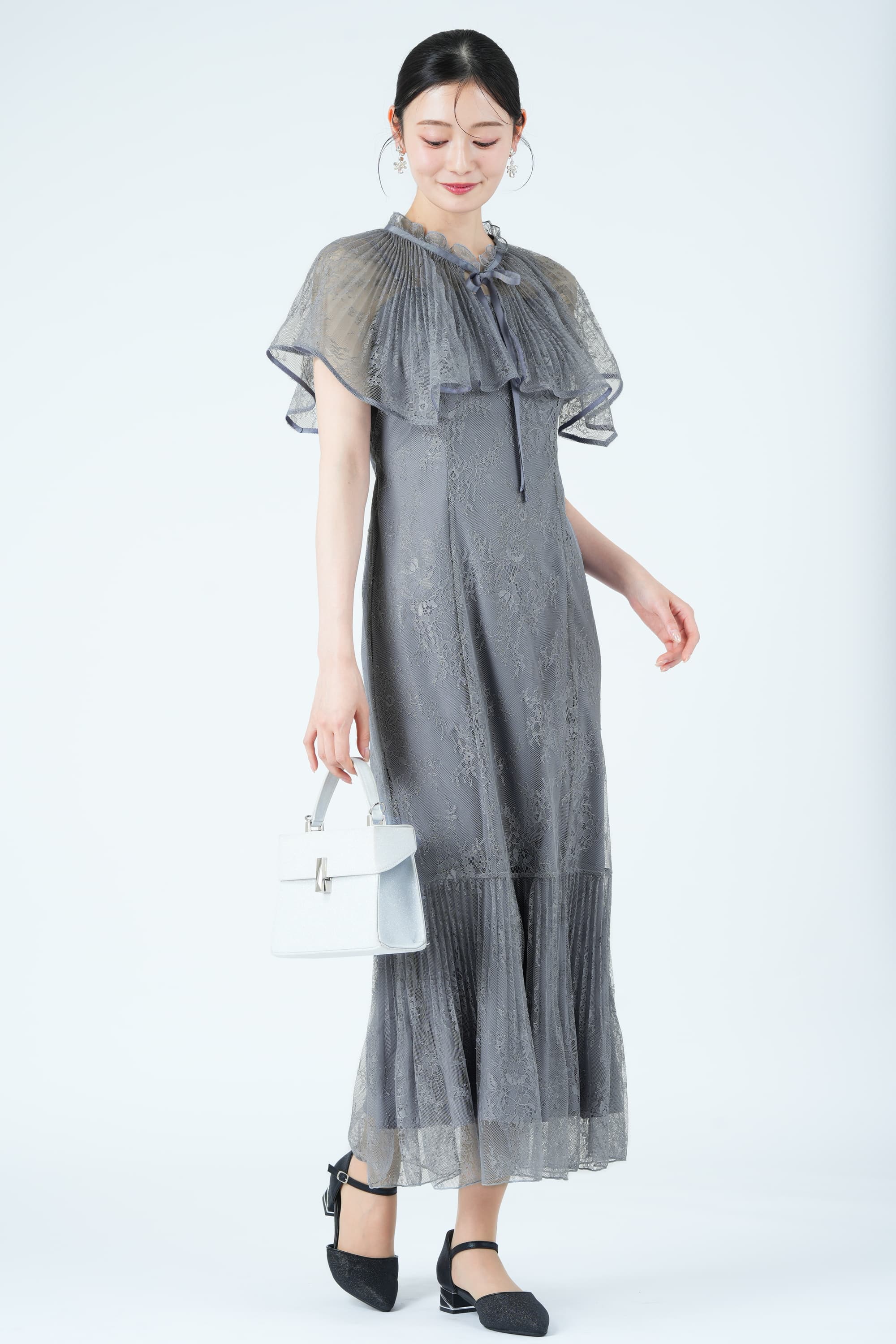 フローラルレースケープ&times;マーメイドブルーグレードレス