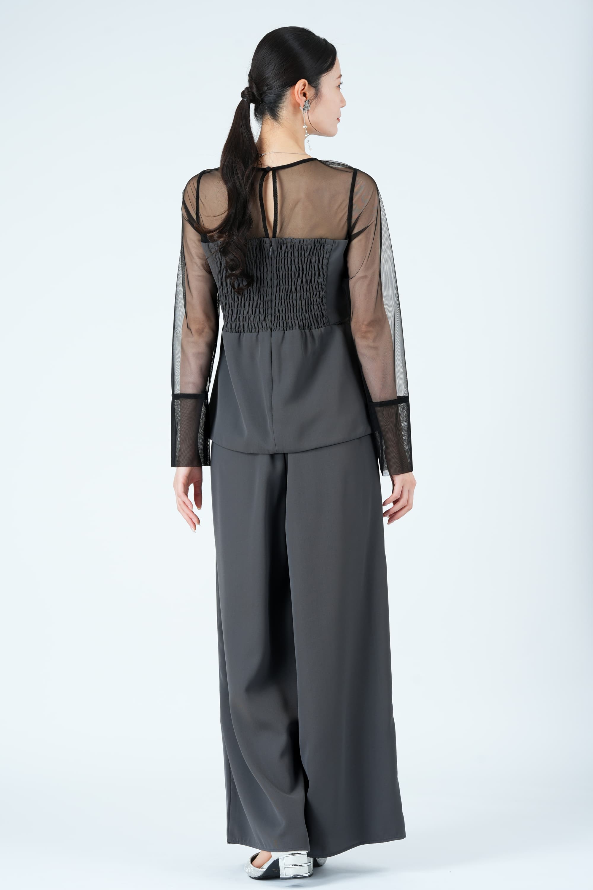 レース刺繍ペプラムグレーパンツドレス