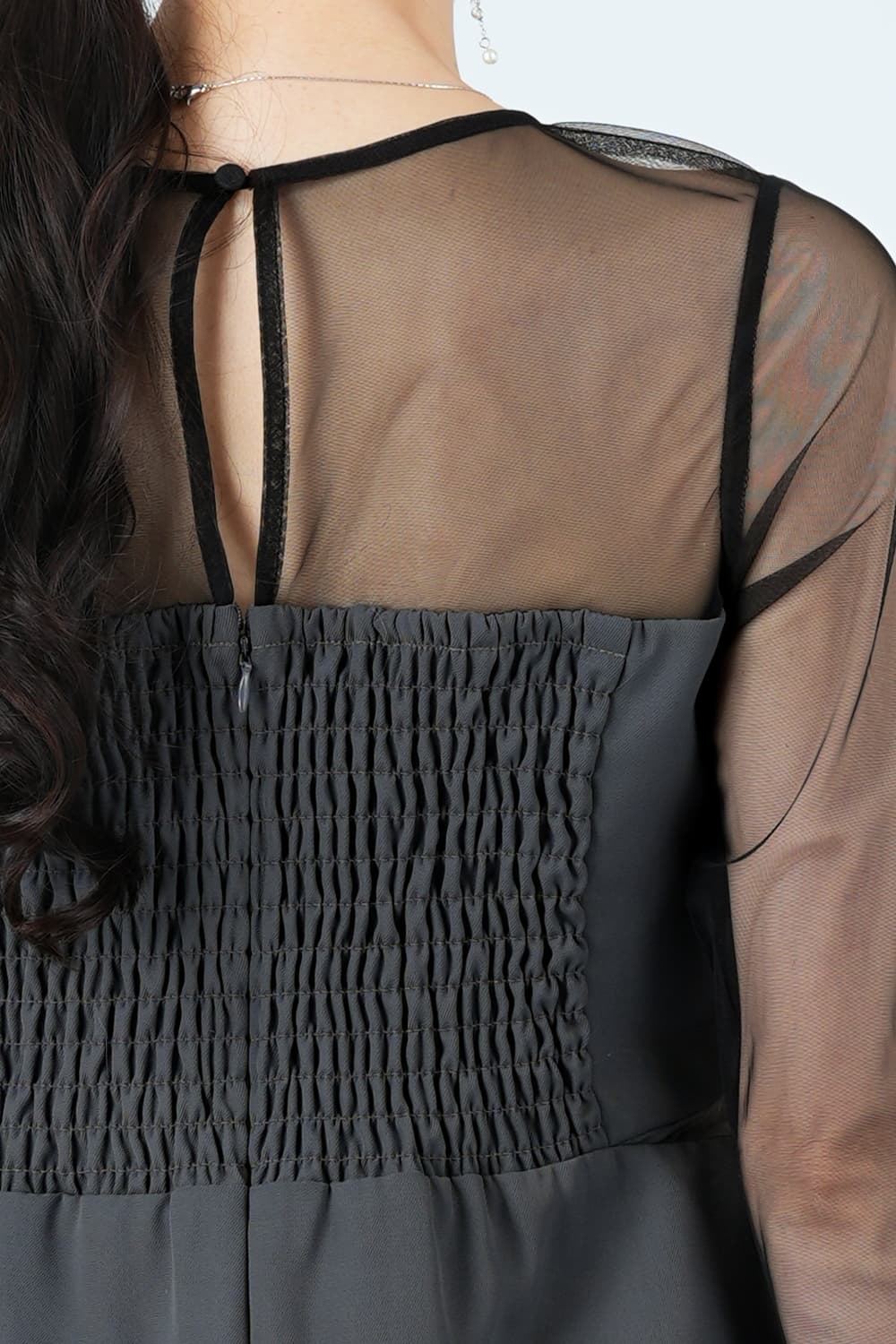 レース刺繍ペプラムグレーパンツドレス