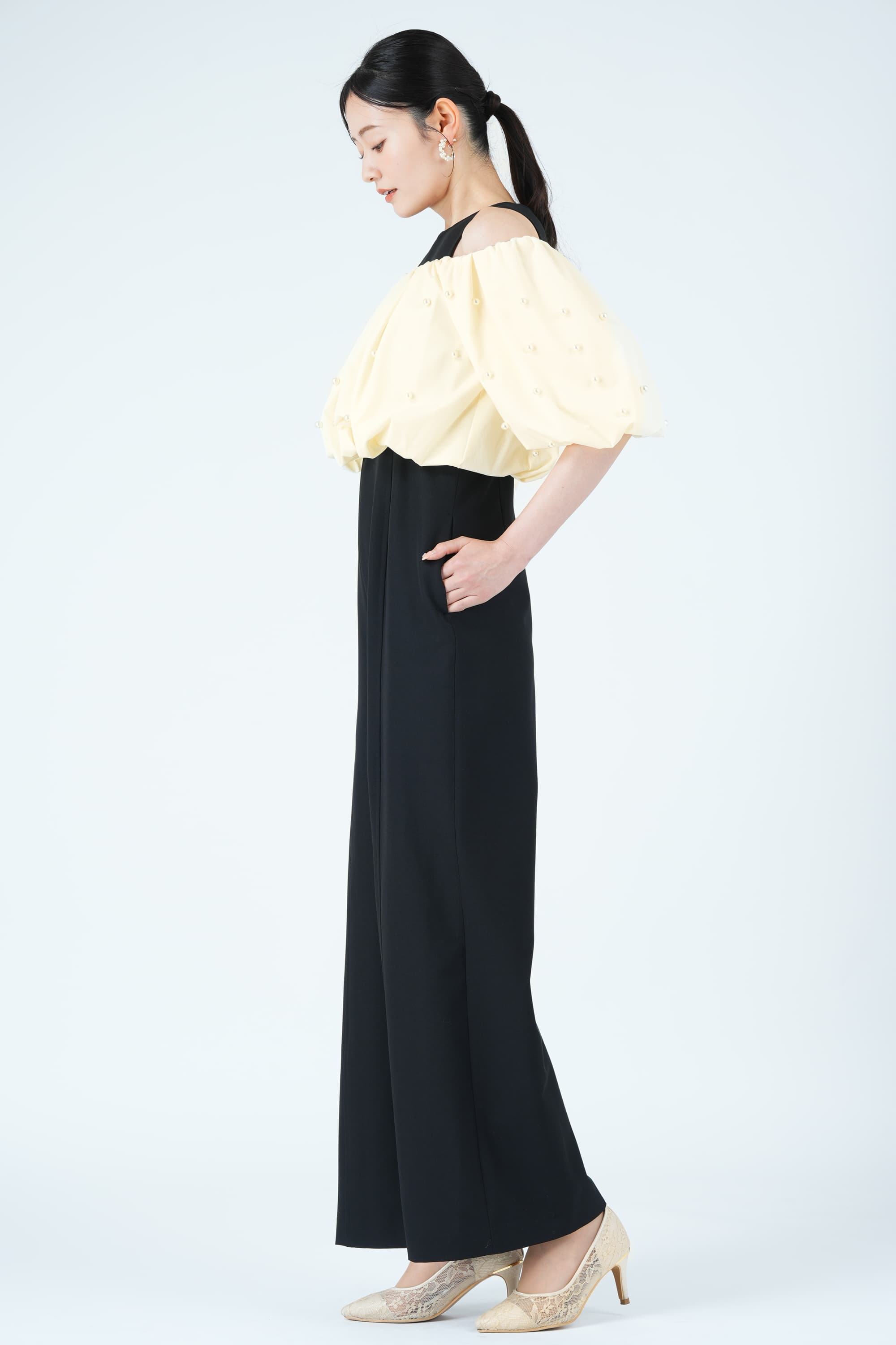 パール付きオフショルスリーブブラックパンツドレス