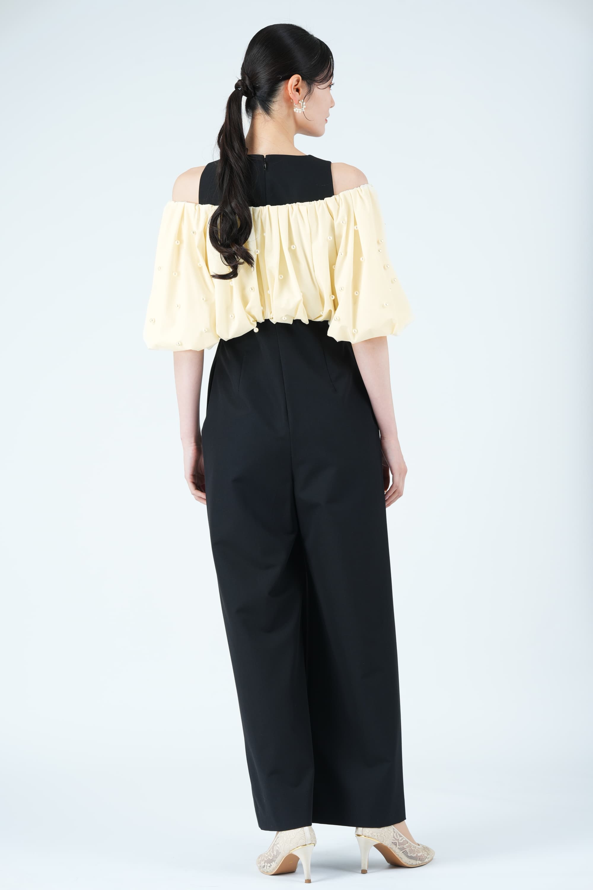 パール付きオフショルスリーブブラックパンツドレス