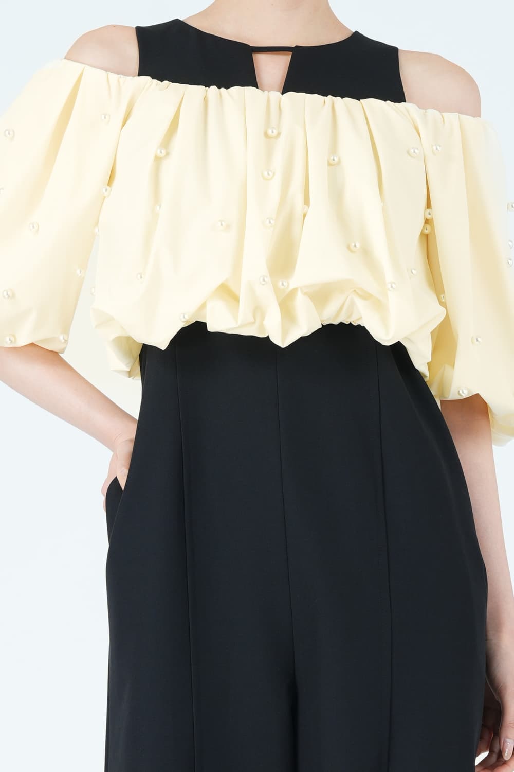 パール付きオフショルスリーブブラックパンツドレス