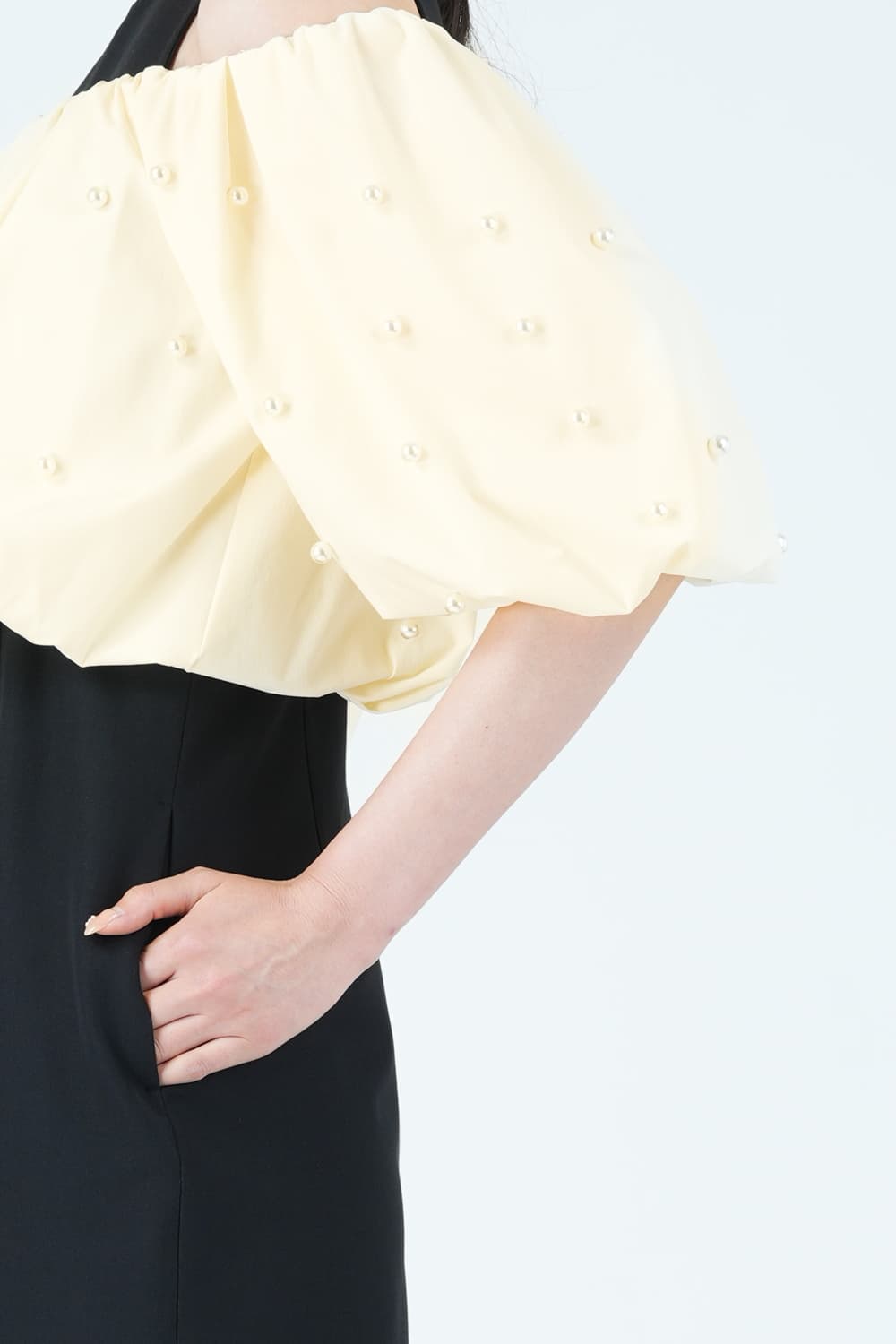 パール付きオフショルスリーブブラックパンツドレス