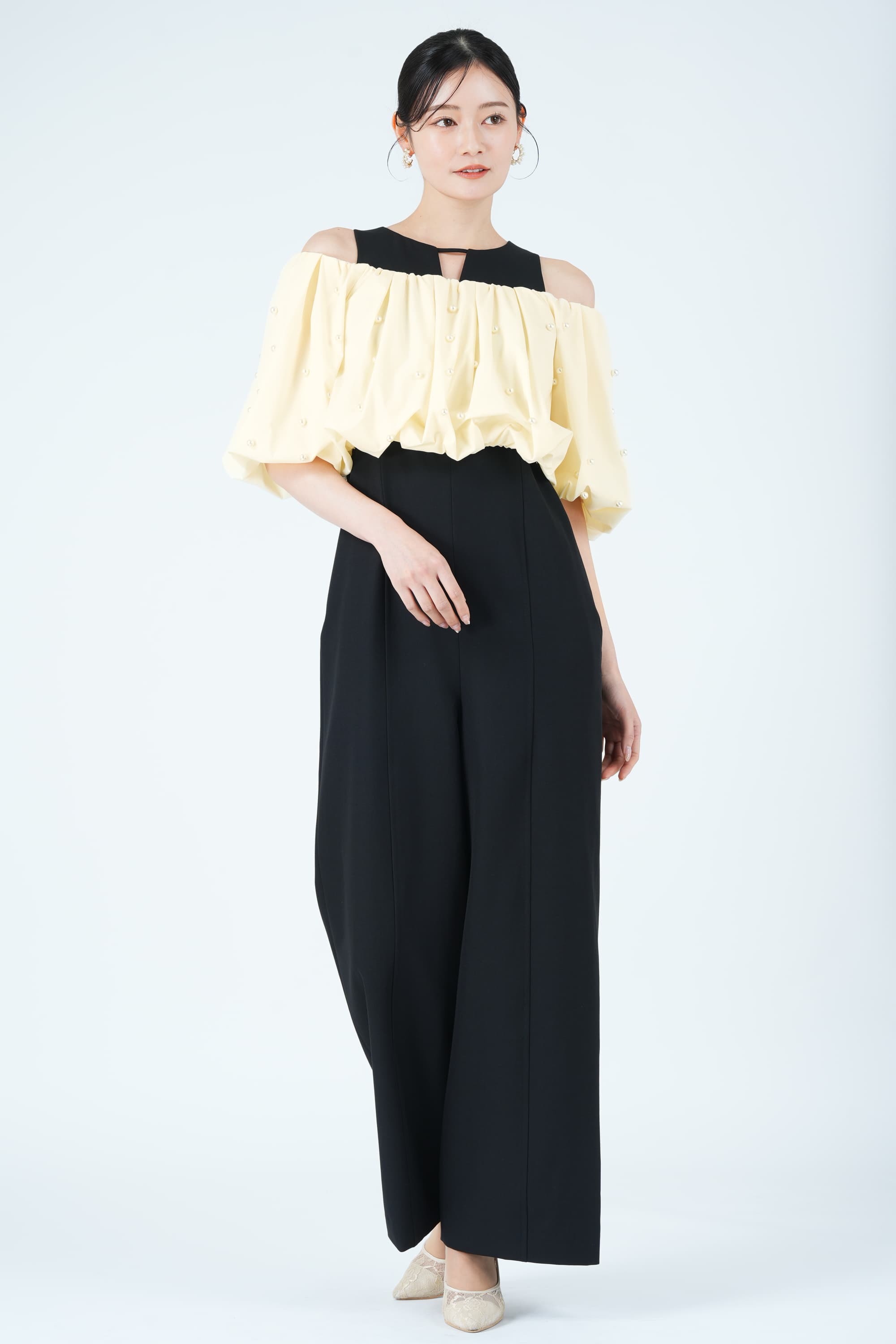 パール付きオフショルスリーブブラックパンツドレス