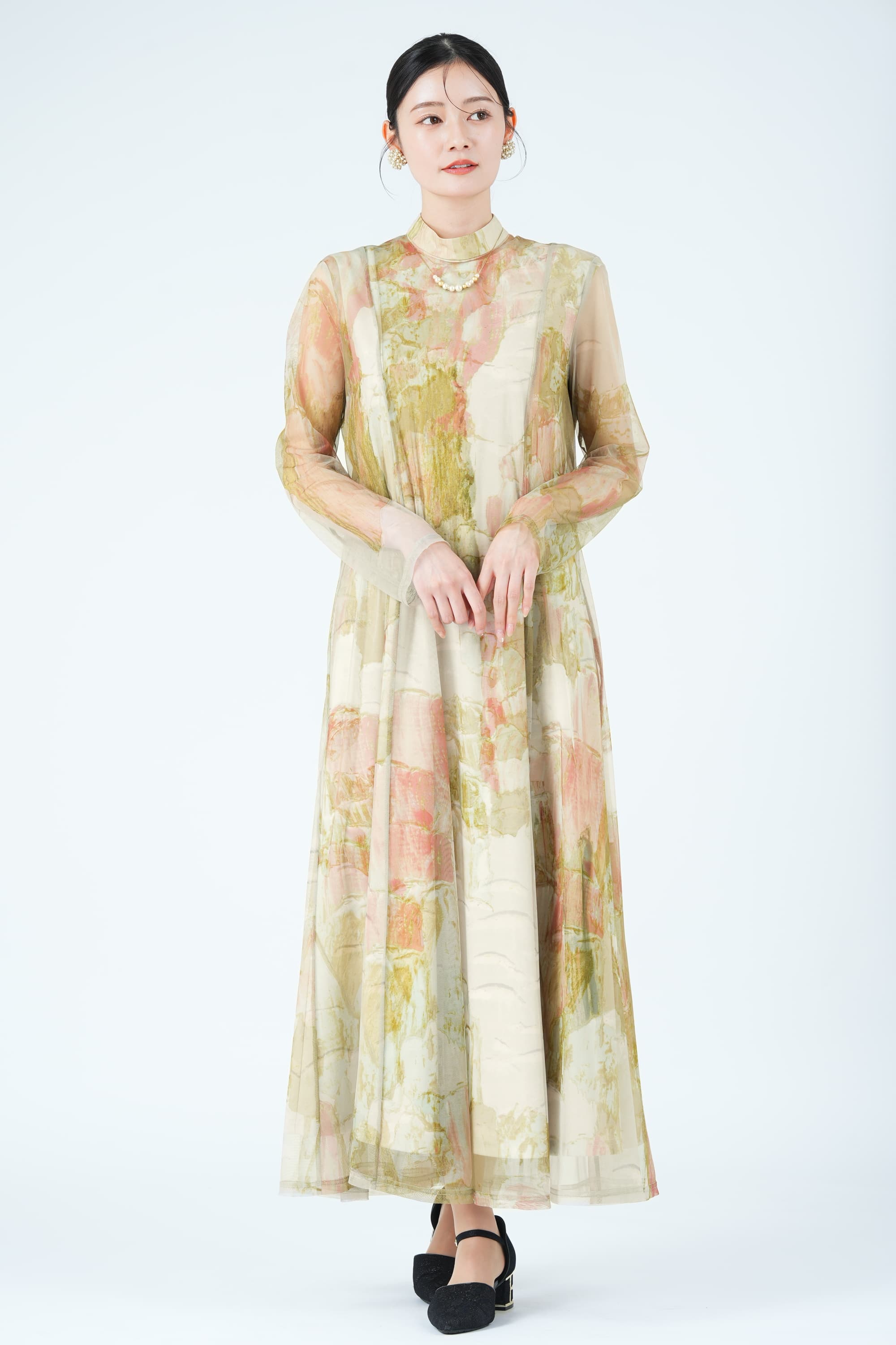 アート柄ライトベージュドレス