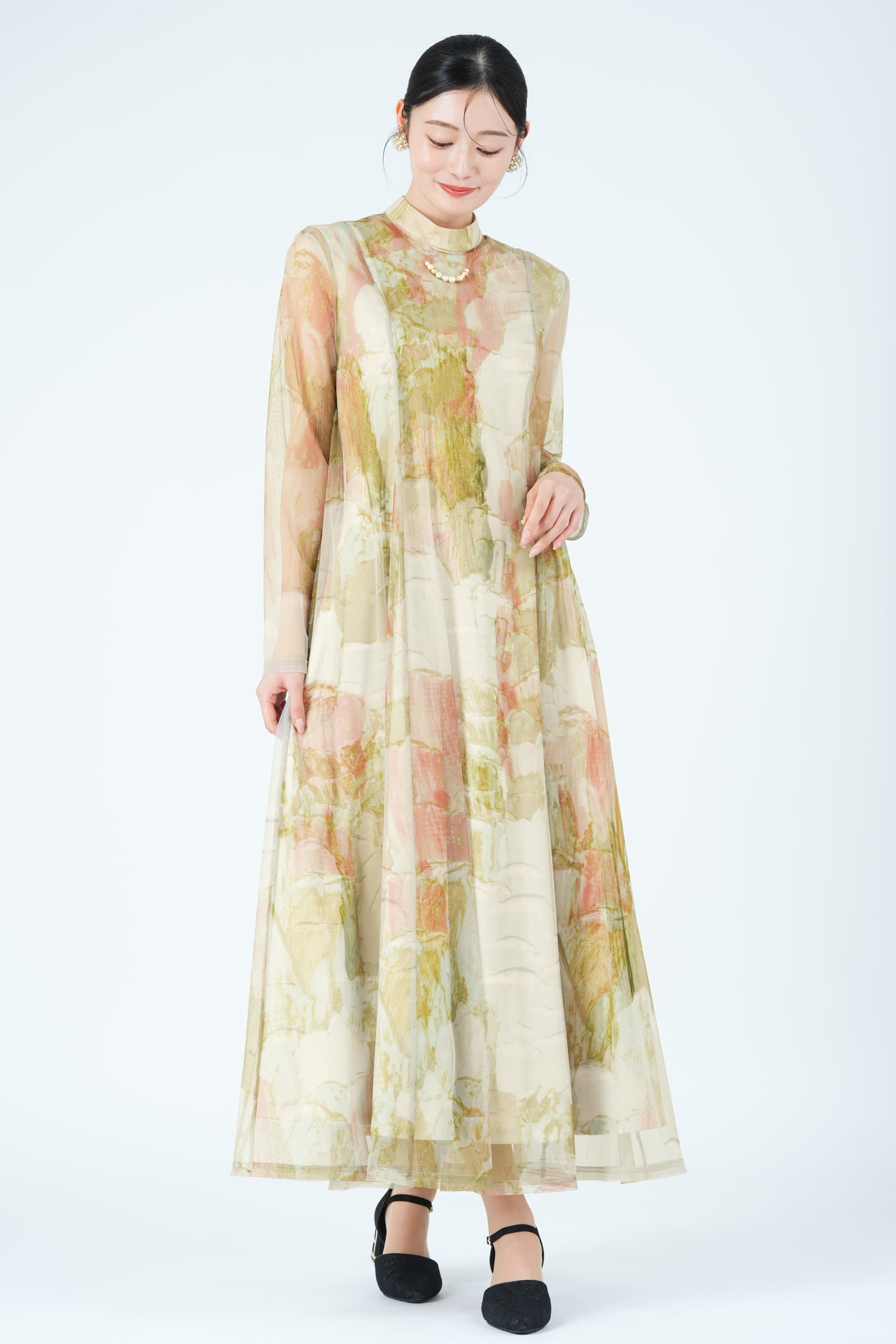 アート柄ライトベージュドレス