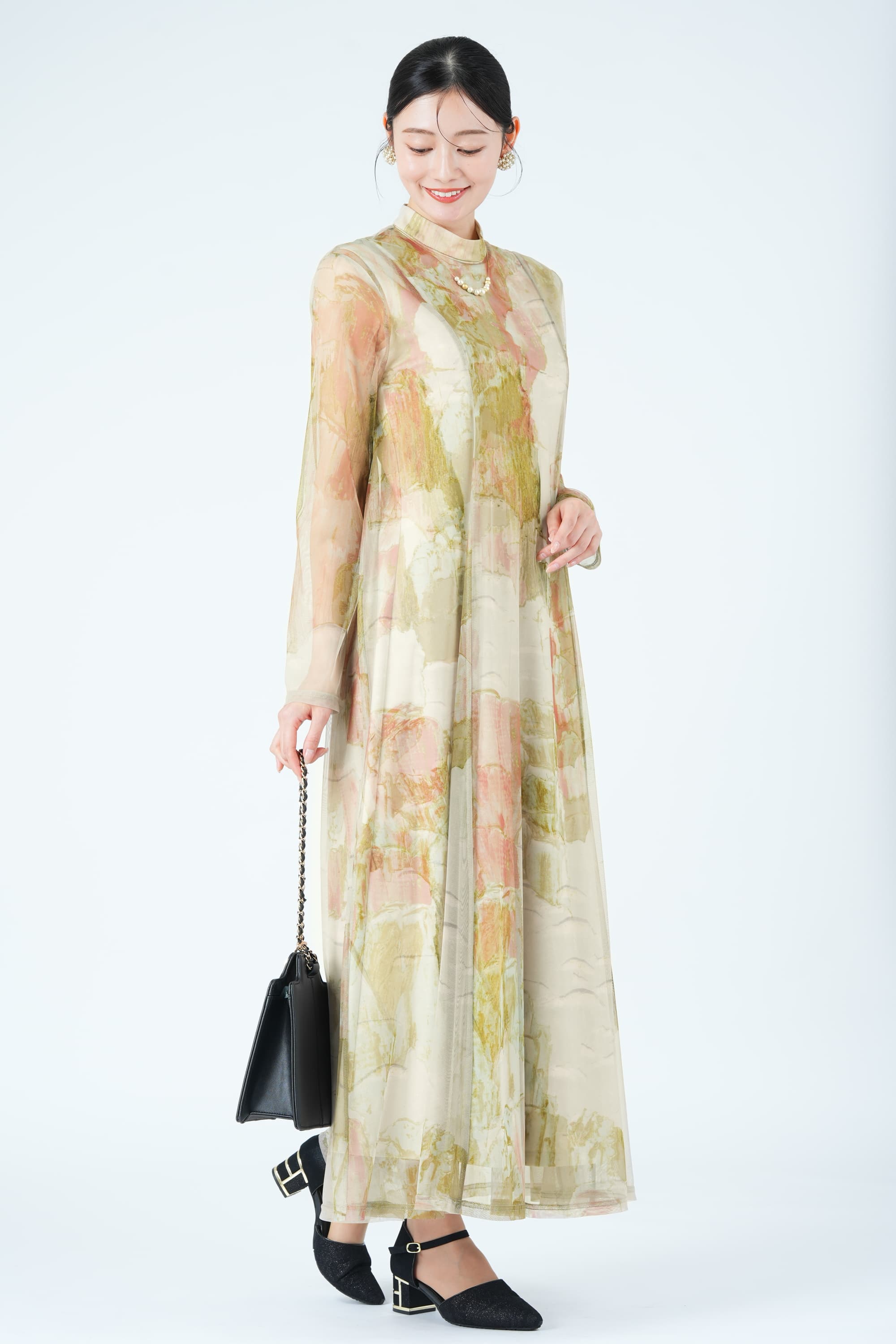 アート柄ライトベージュドレス