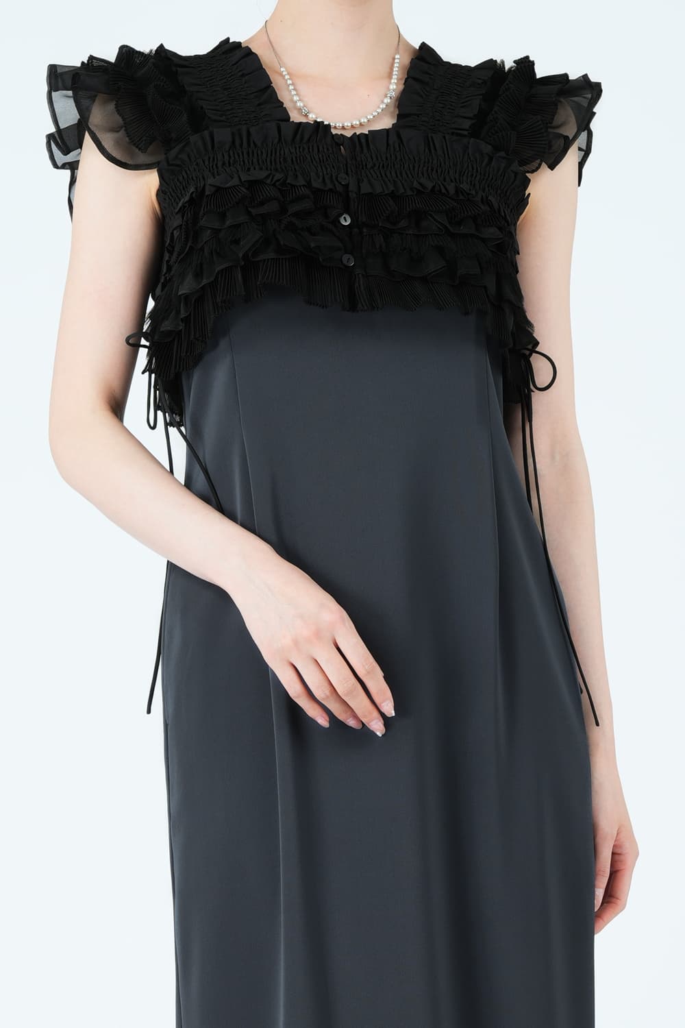 ミックステクスチャービスチェ&times;チャコールグレードレス