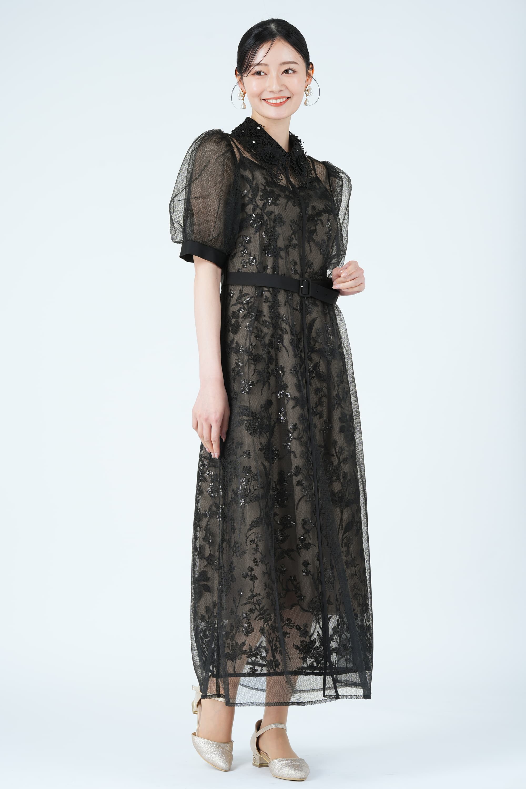 花モチーフレースカラー&times;レイヤードブラックドレス