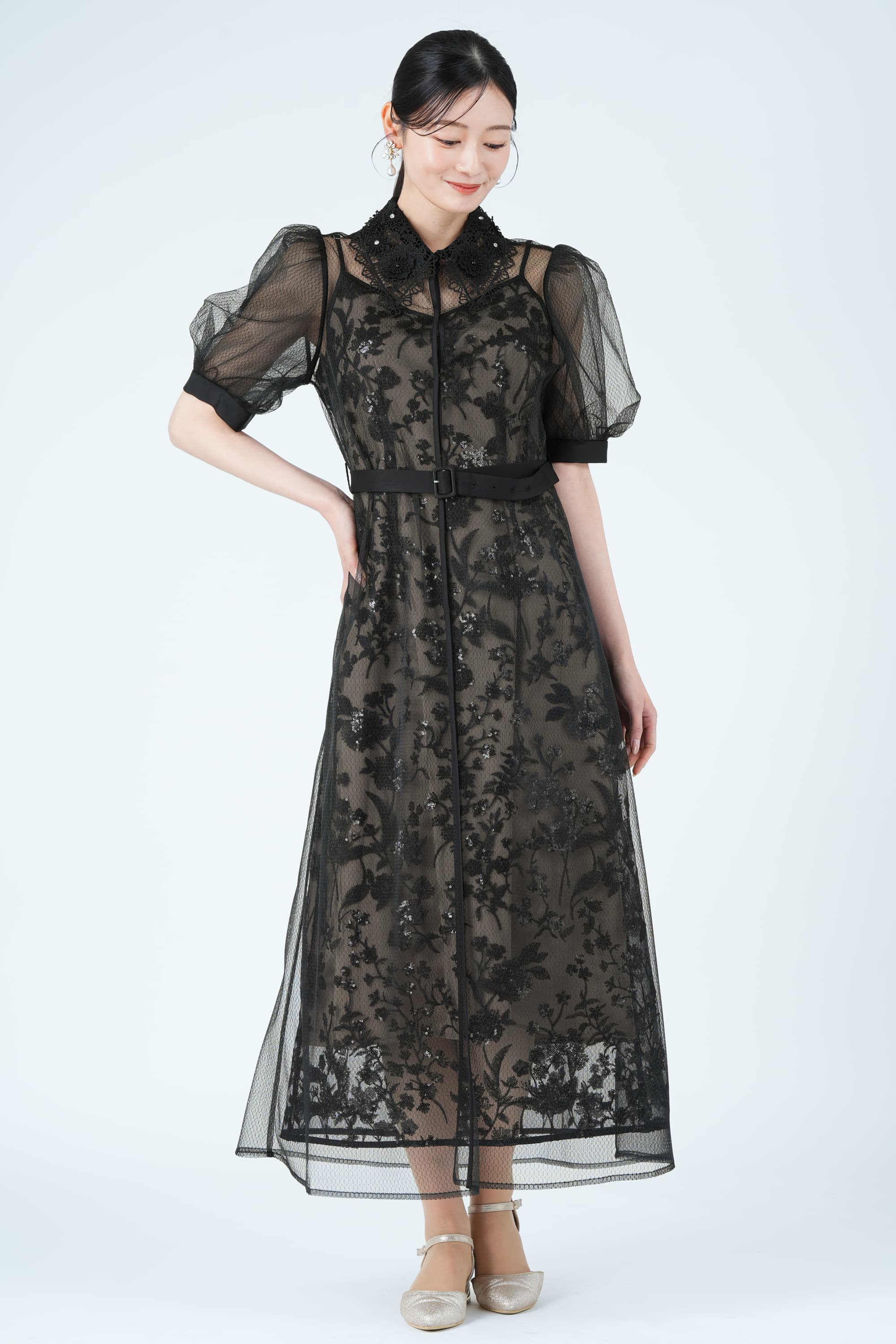 花モチーフレースカラー&times;レイヤードブラックドレス