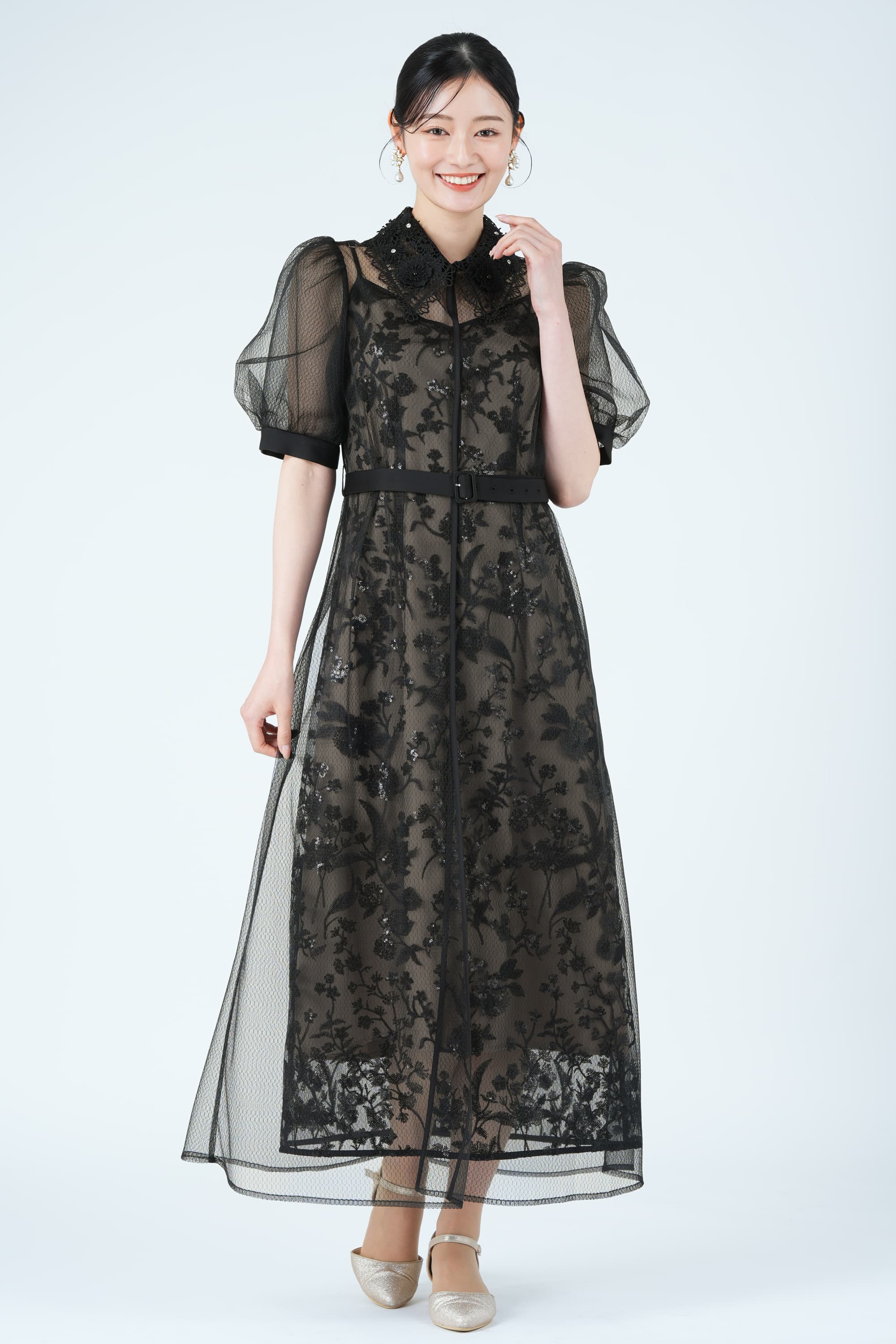 花モチーフレースカラー&times;レイヤードブラックドレス