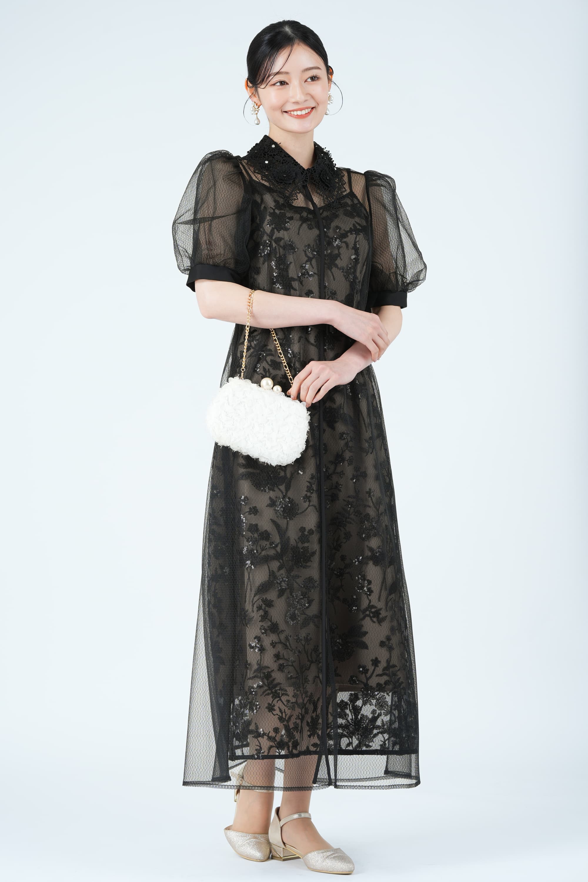 花モチーフレースカラー&times;レイヤードブラックドレス