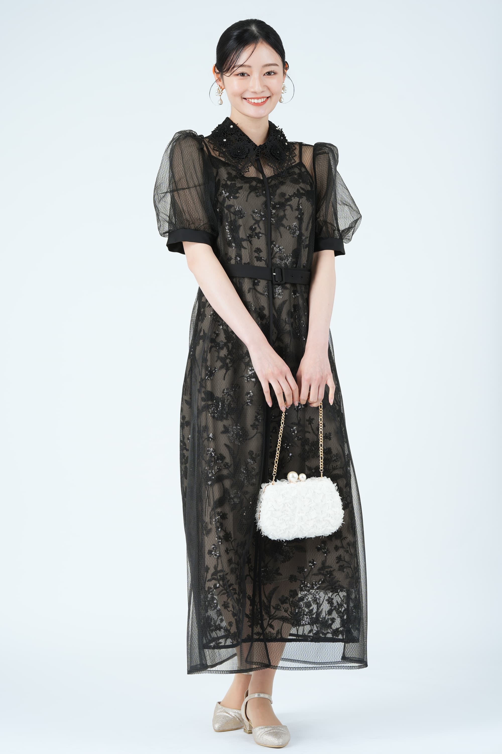 花モチーフレースカラー&times;レイヤードブラックドレス