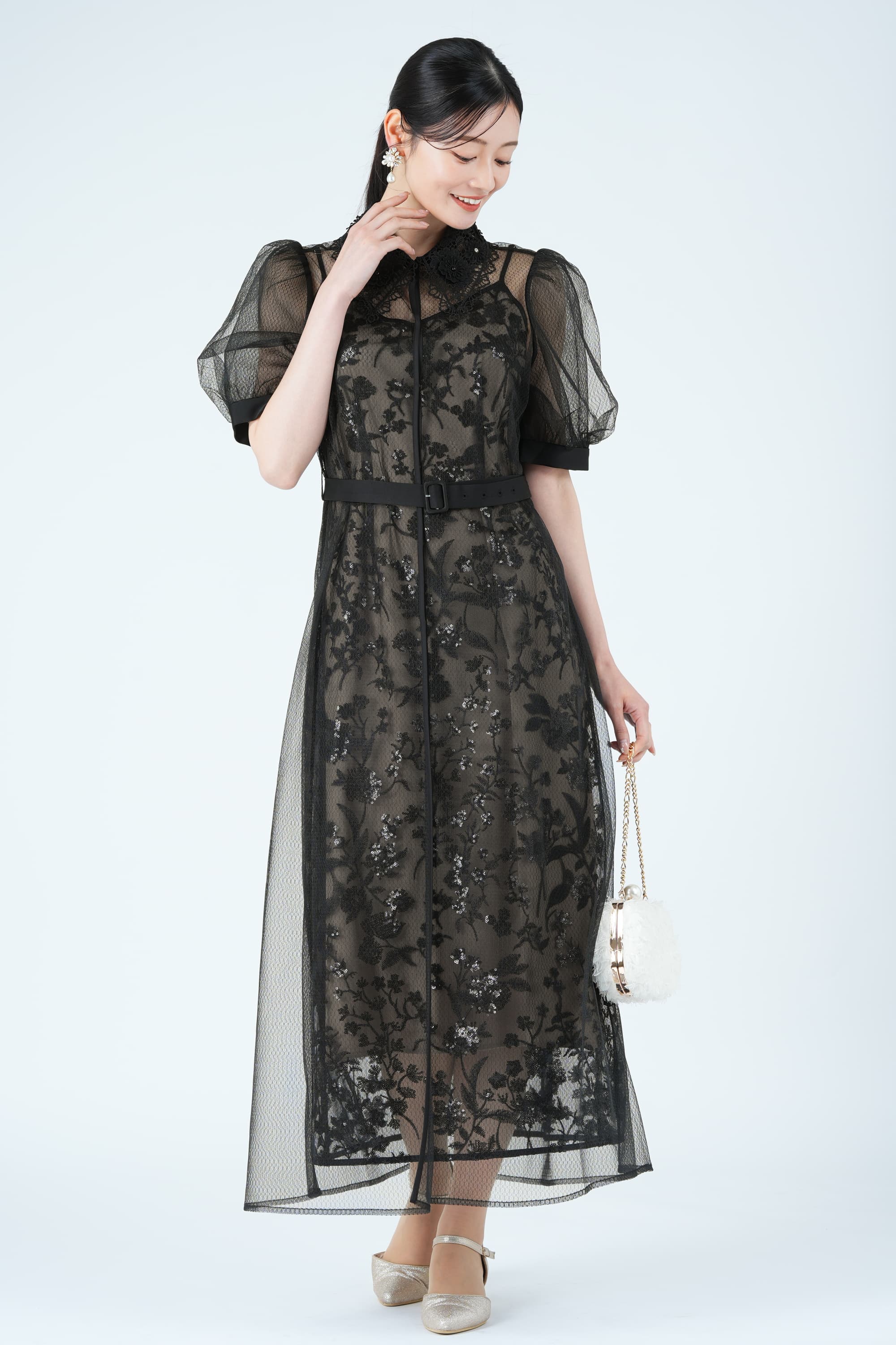 花モチーフレースカラー&times;レイヤードブラックドレス