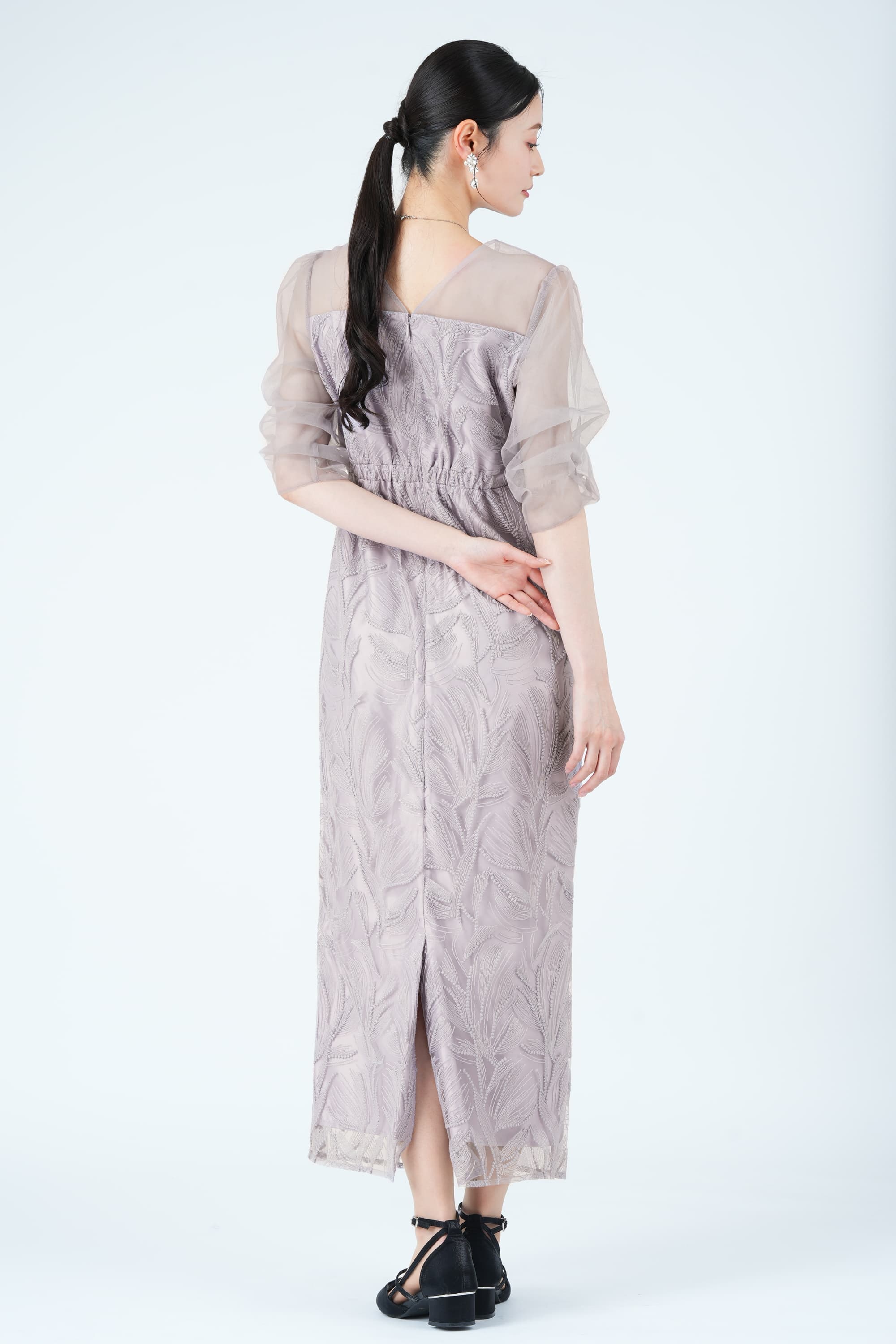 リーフ柄レース刺繍ラベンダーグレードレス