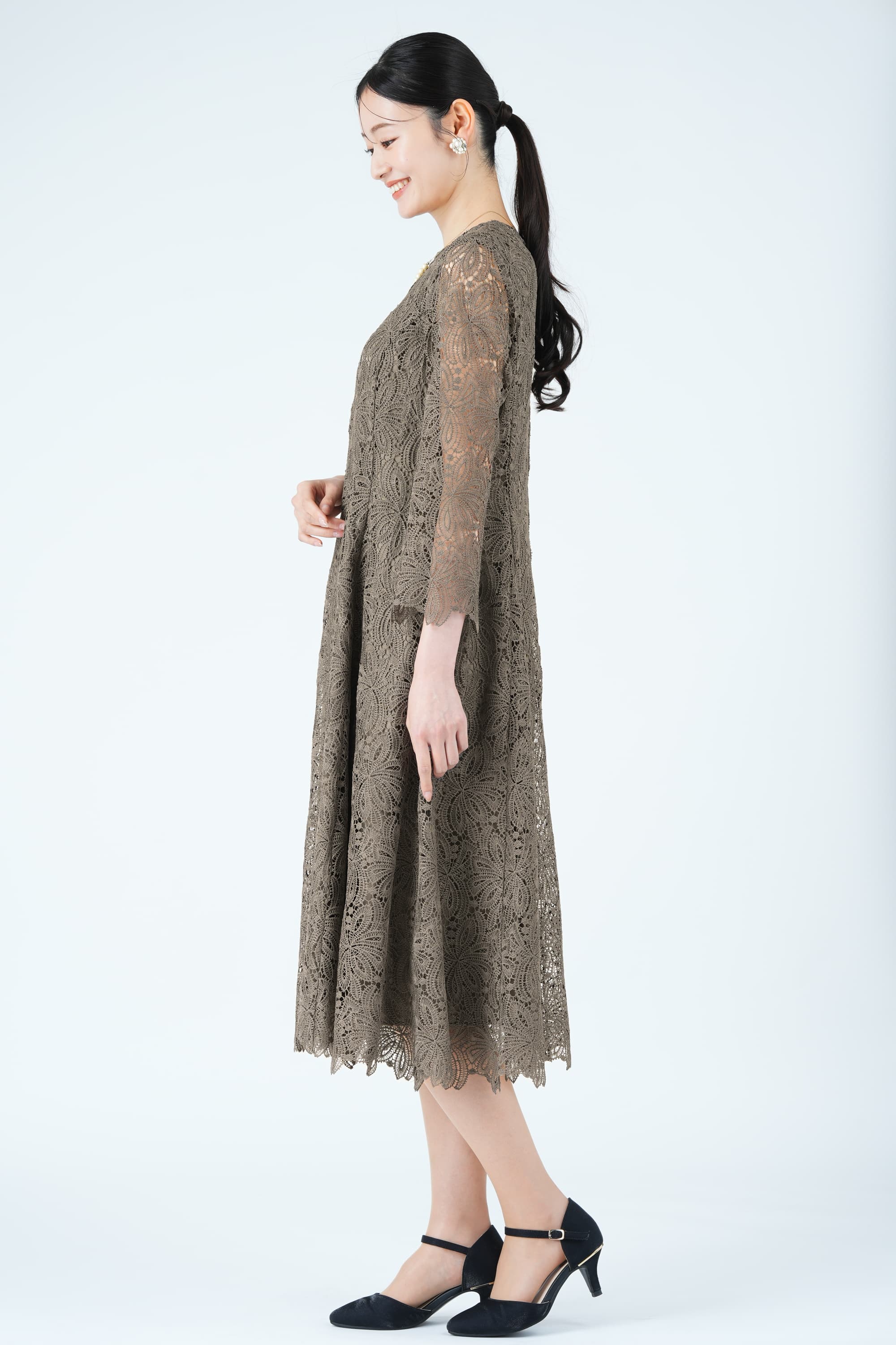 リボンブーケモチーフ総レースブラウンドレス