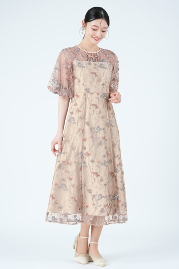 niana パフスリーブフローラル刺繍ピンクベージュドレス (M) を
